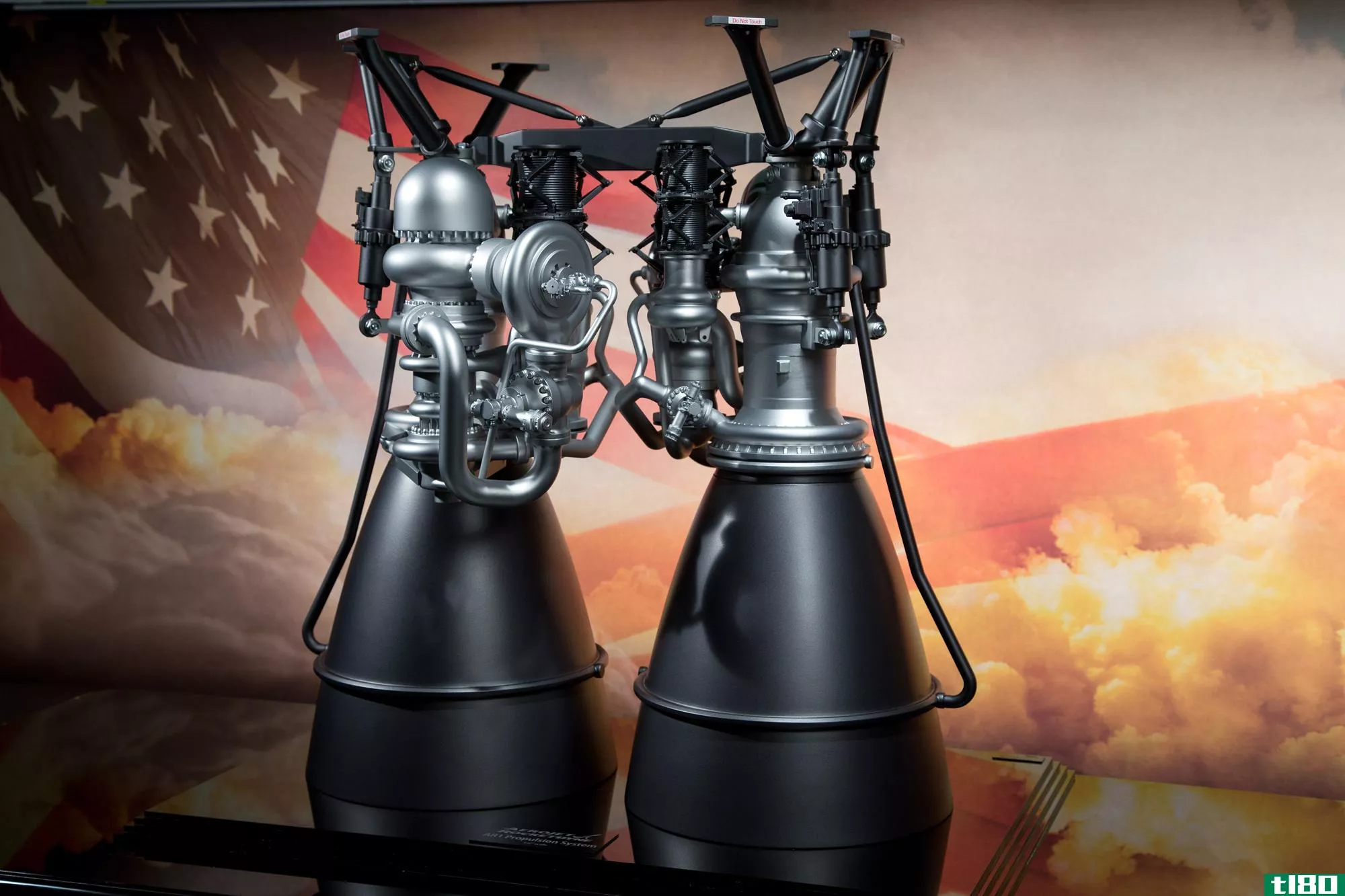 美国替代被禁的俄罗斯火箭发动机通过批评性审查