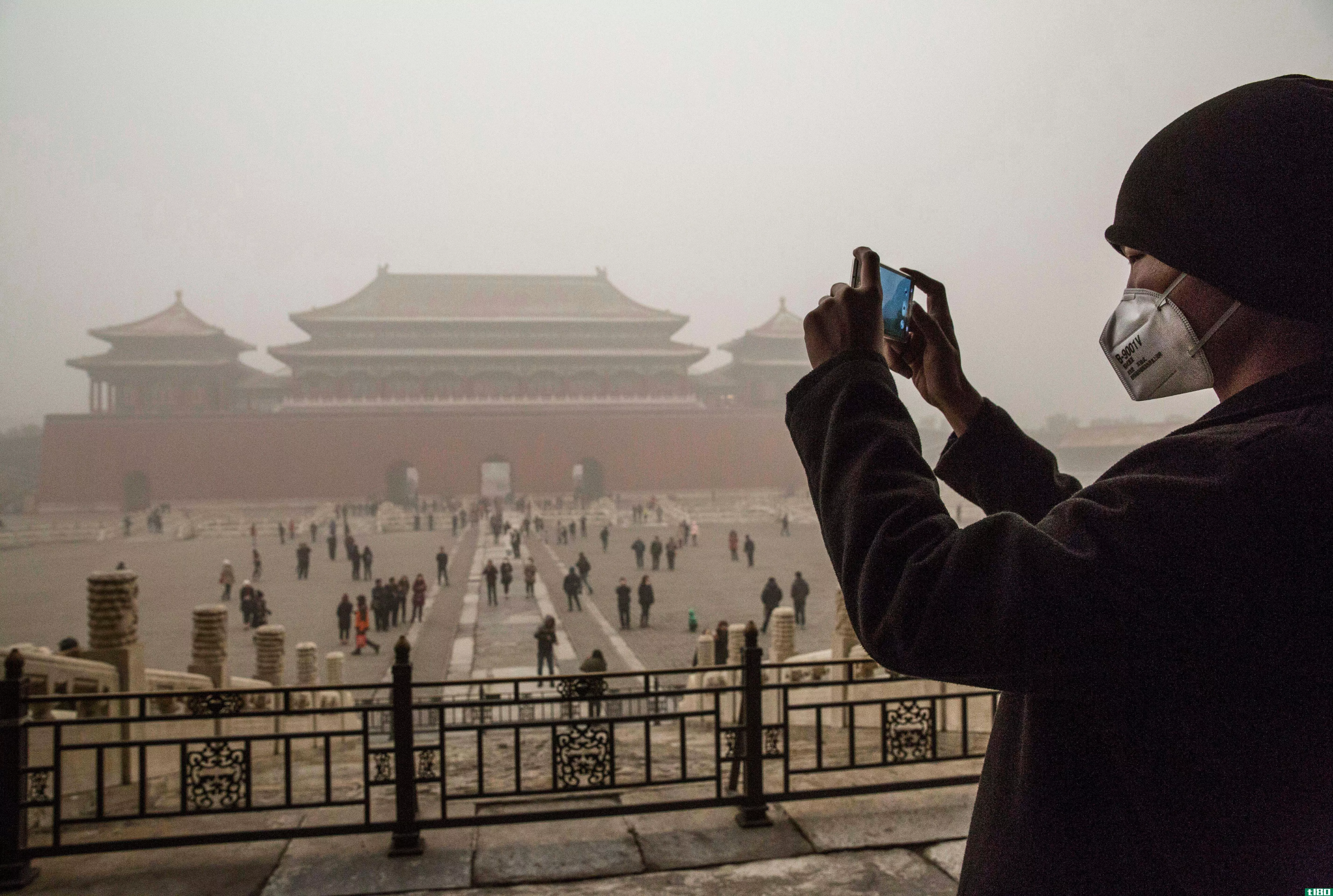 北京首次发布严重空气污染红色预警