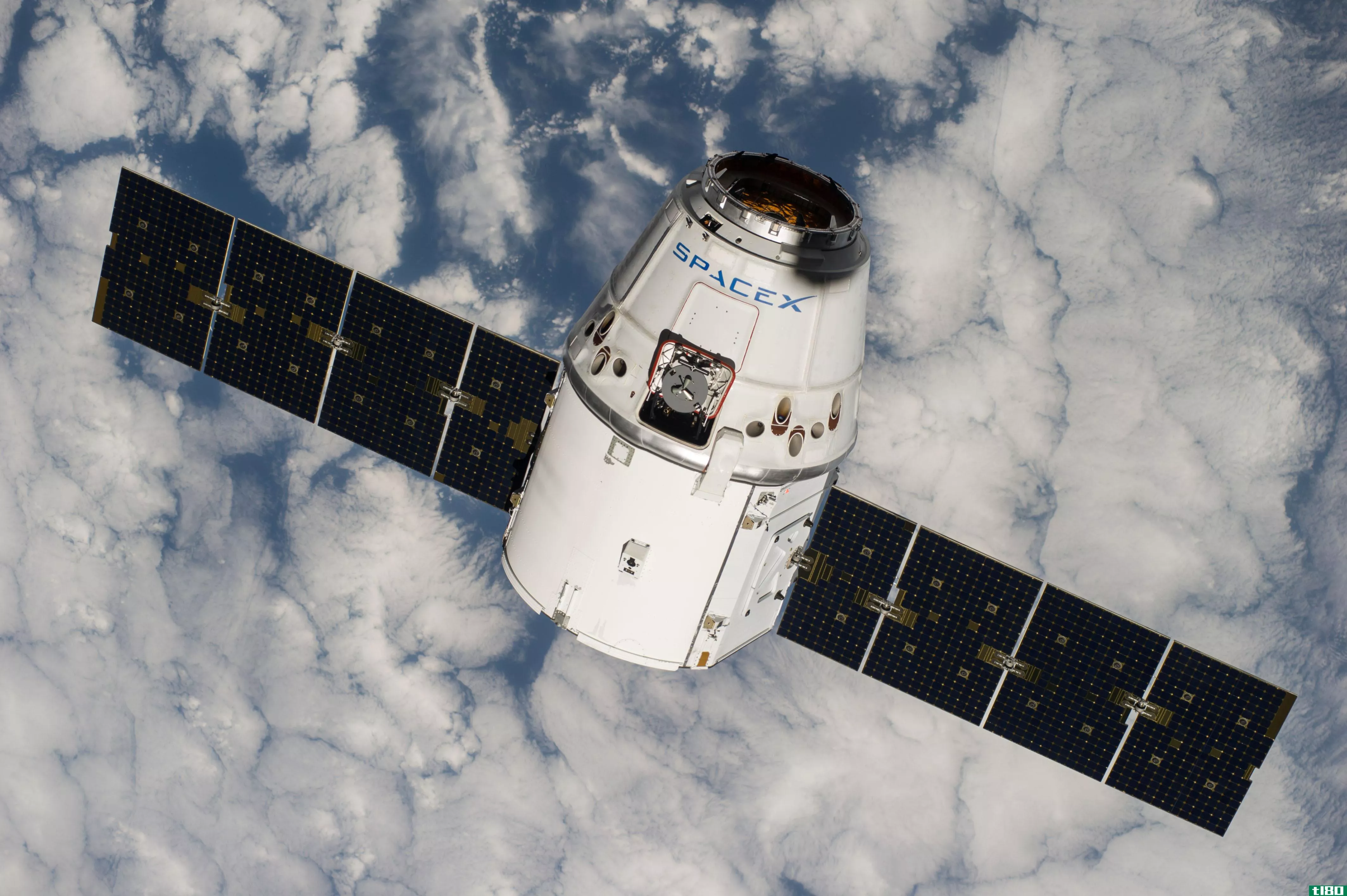 美国宇航局选择spacex、轨道公司和内华达山脉为空间站提供2024年的补给