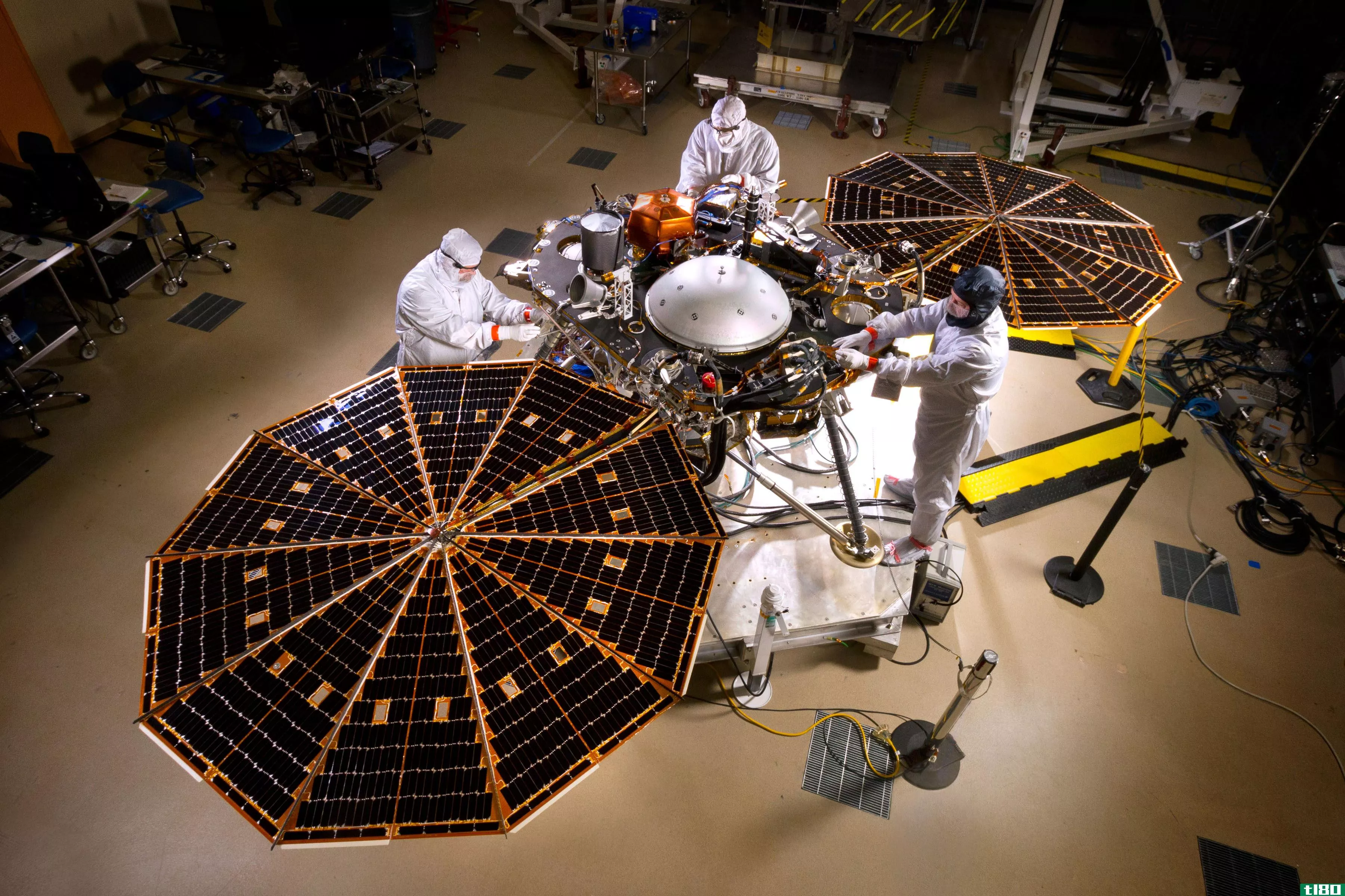 美国宇航局正式将下一次火星任务推迟到2018年