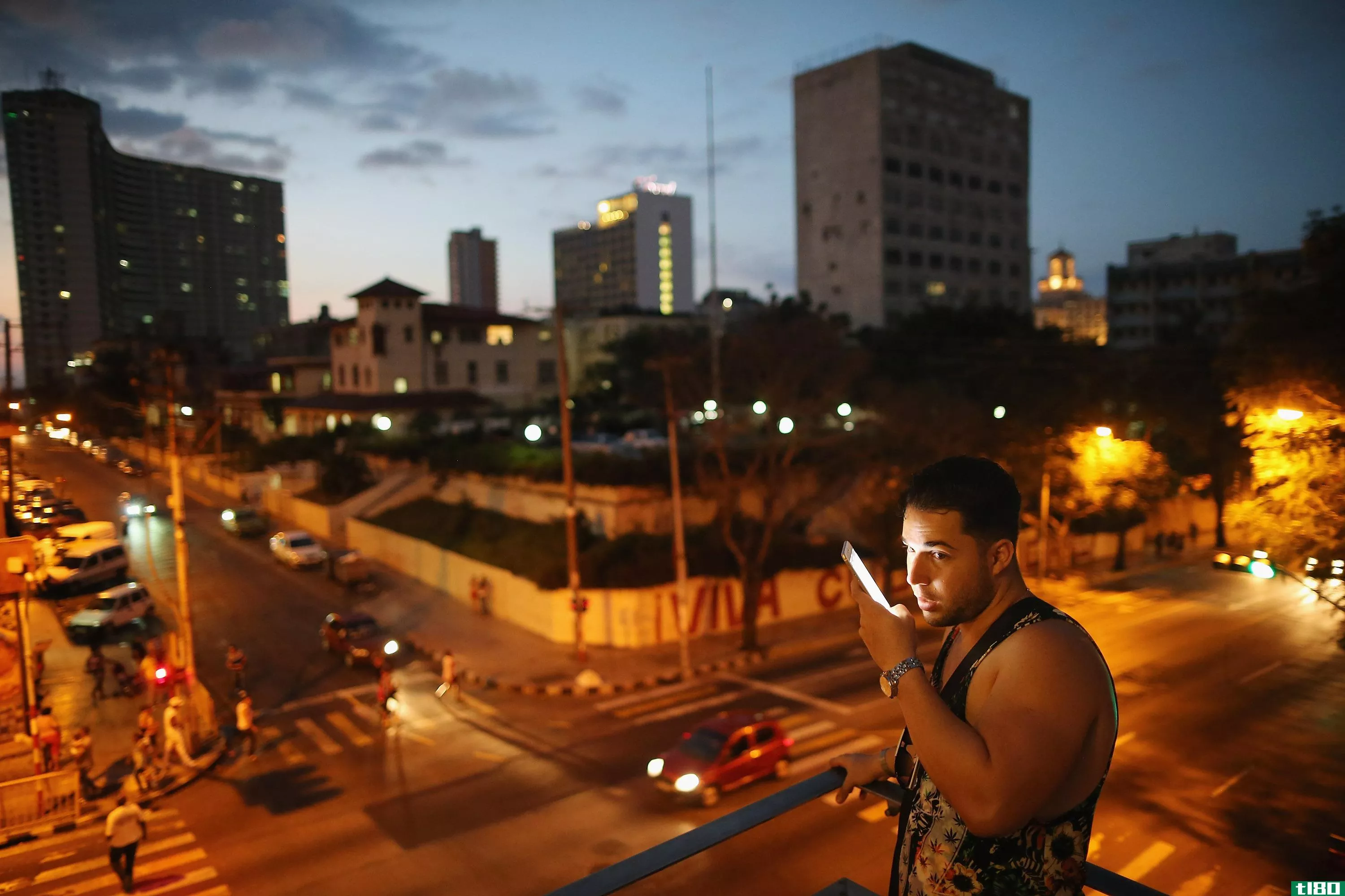 古巴为哈瓦那的一些家庭提供宽带服务