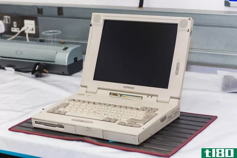迈凯轮需要一台有20年历史的康柏笔记本电脑来维护它的f1超级跑车