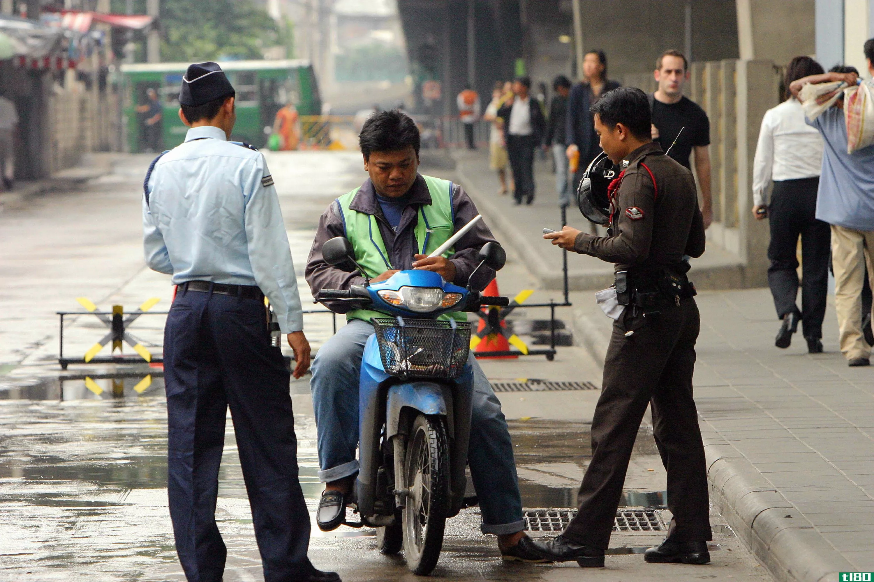 优步被迫暂停曼谷的摩托车出租车服务