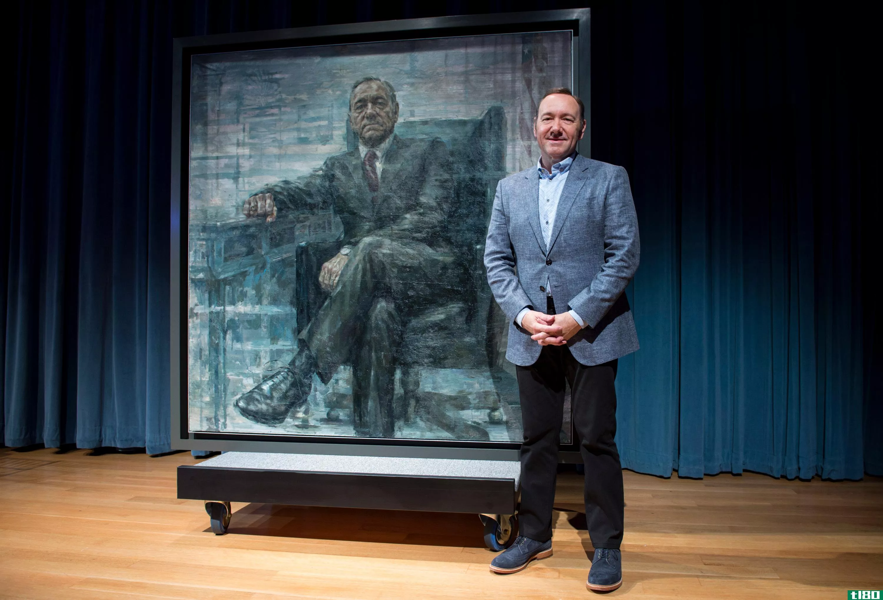 国家肖像画廊现在有一幅弗兰克·安德伍德的画