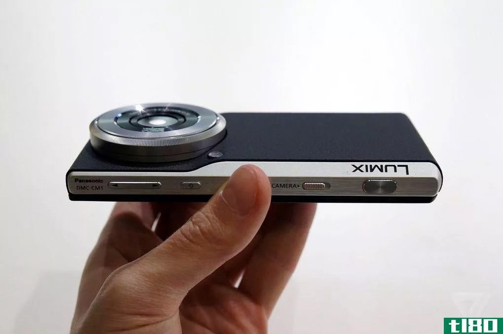 松下的lumixcm1相机得到了一个没有手机的新版本
