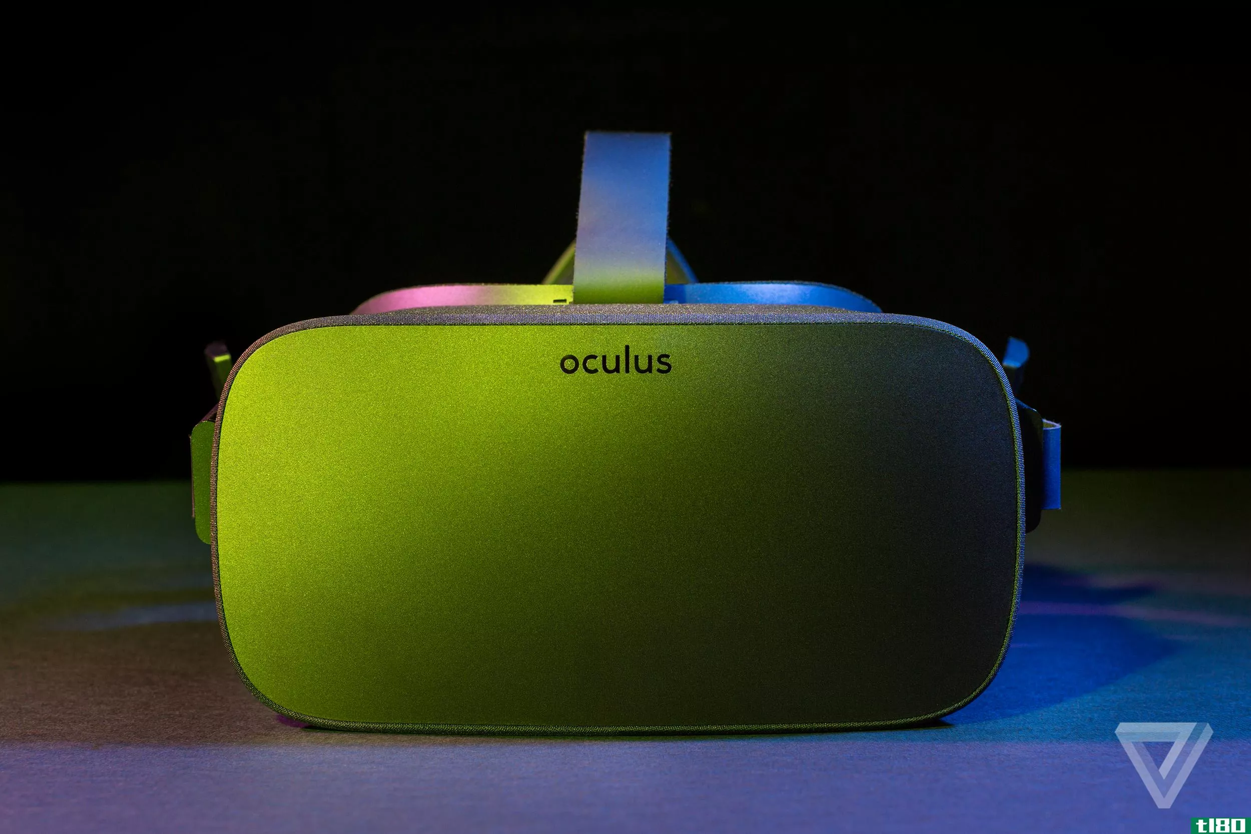 你现在可以在虚拟现实中的oculus rift上观看hulu