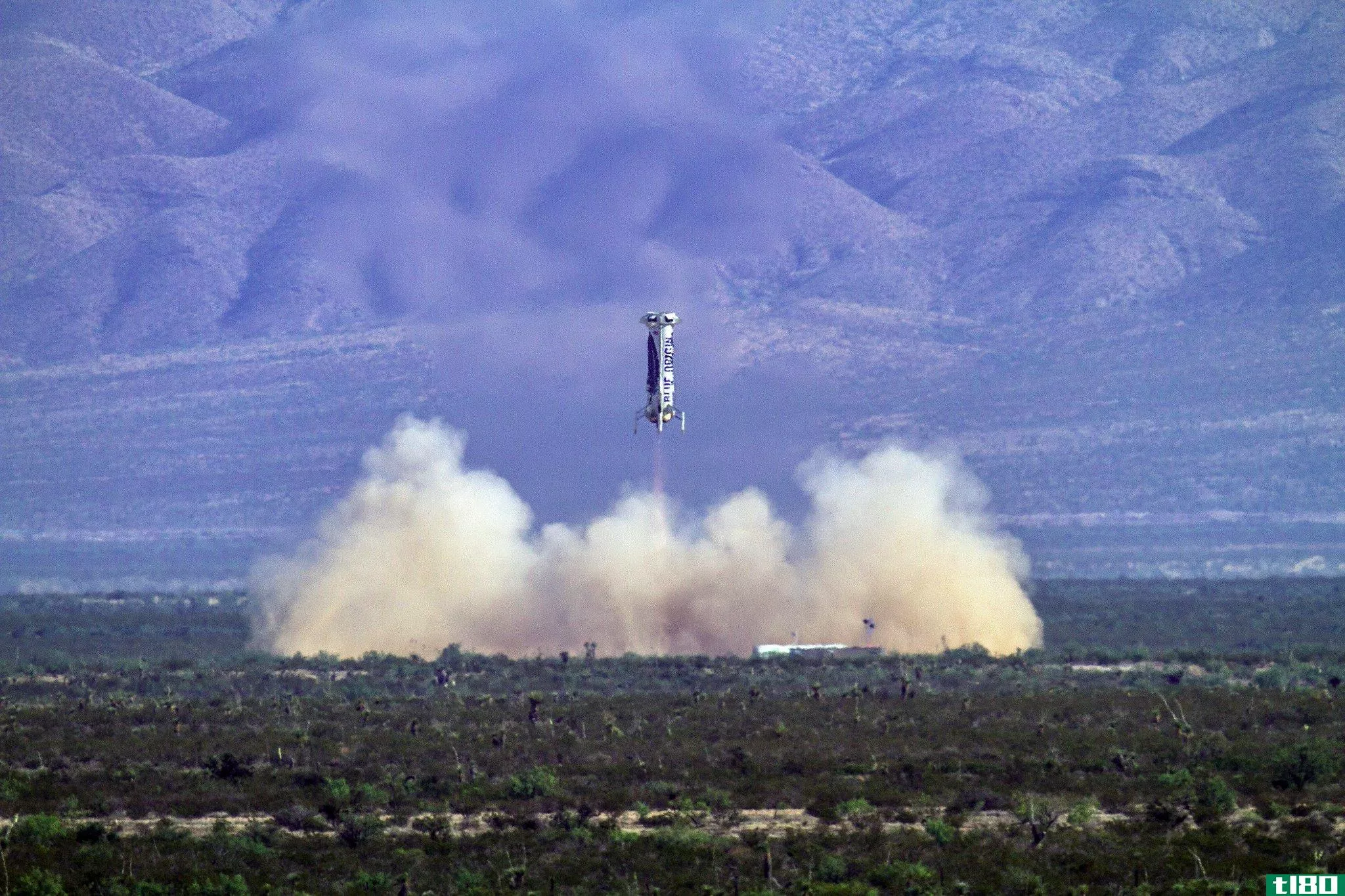 “蓝色起源”第四次安全发射并降落新型谢泼德火箭