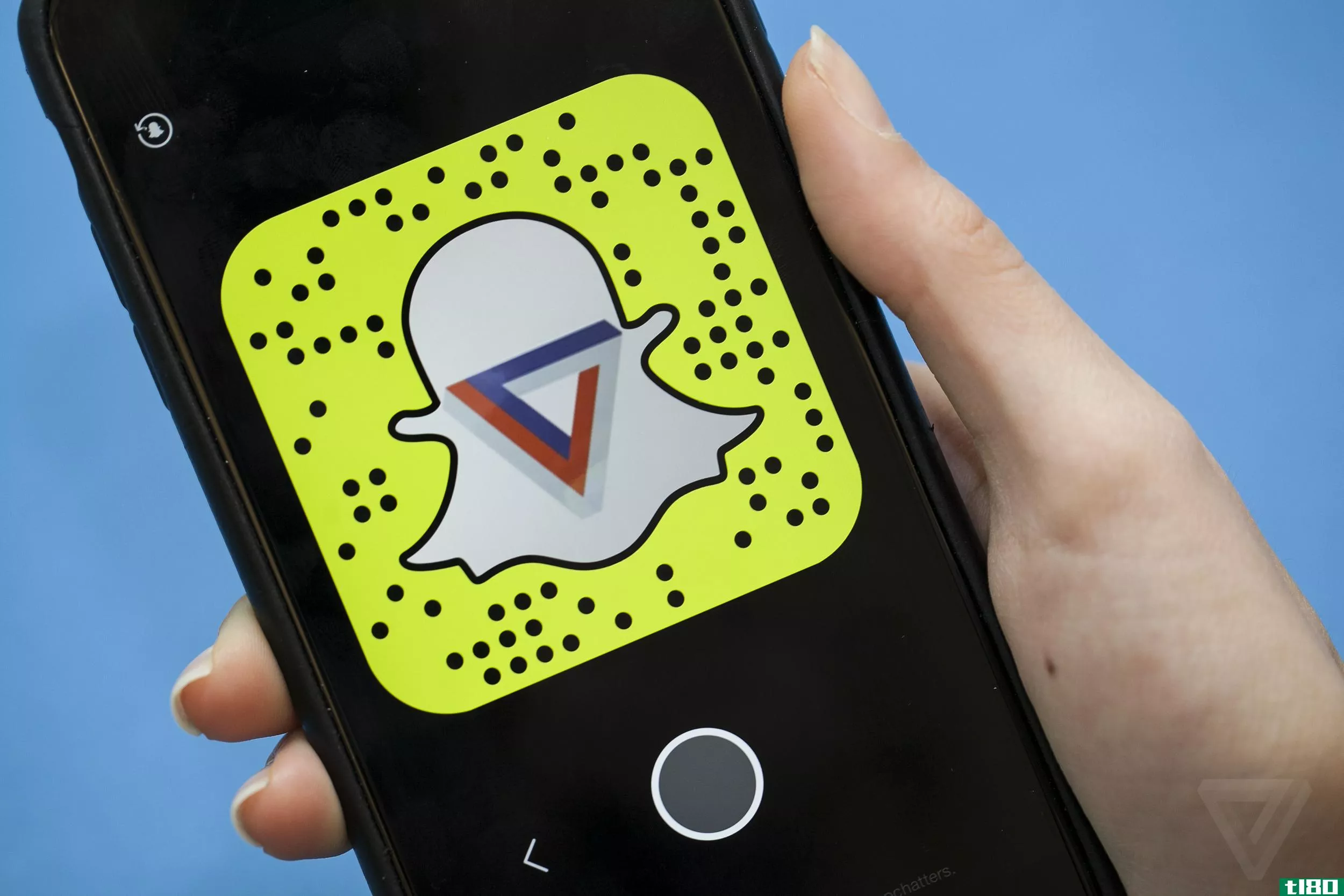 snapchat可以让你添加可爱的聊天贴纸到你的快照现在