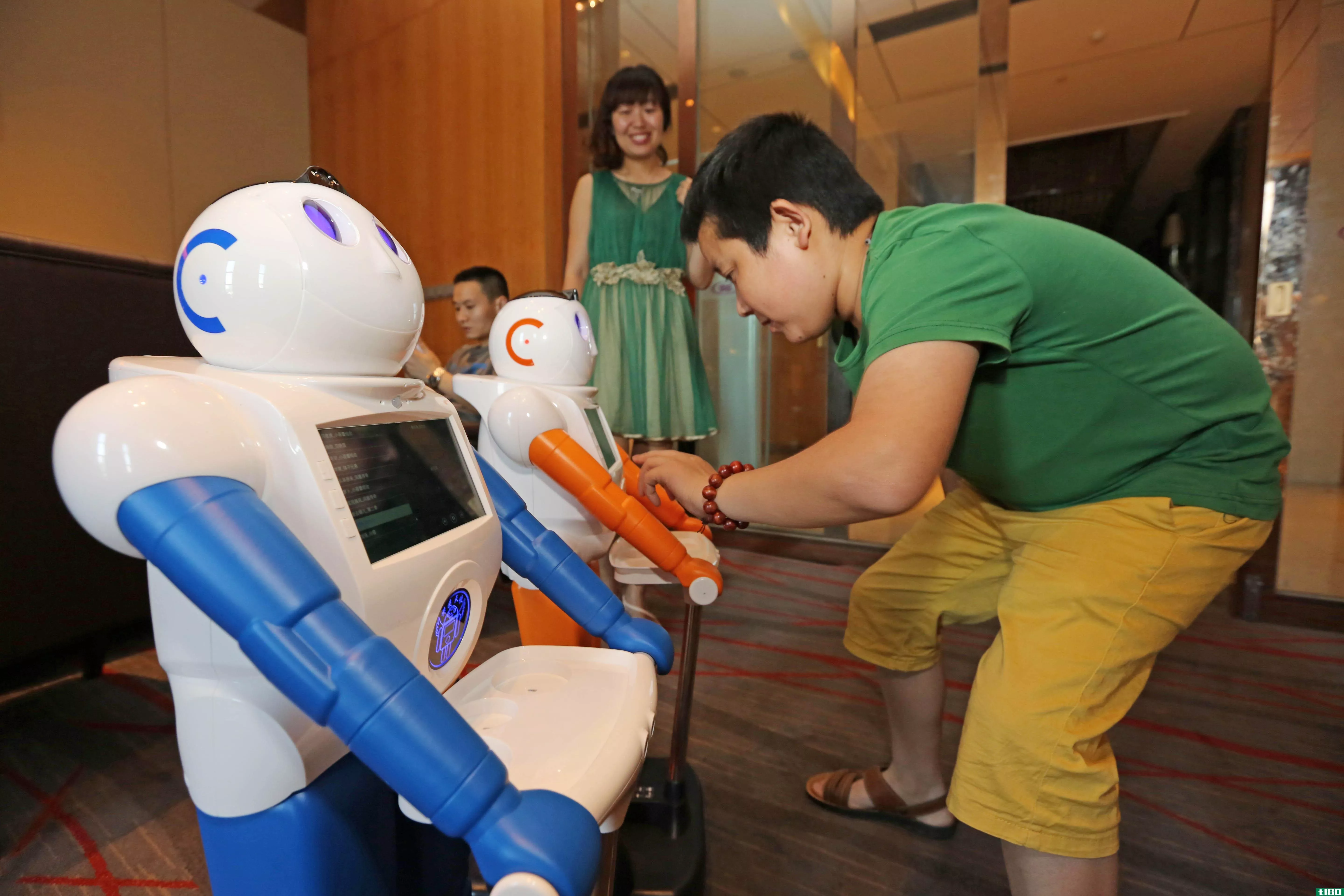 欧盟提议将机器人归类为“电子人”