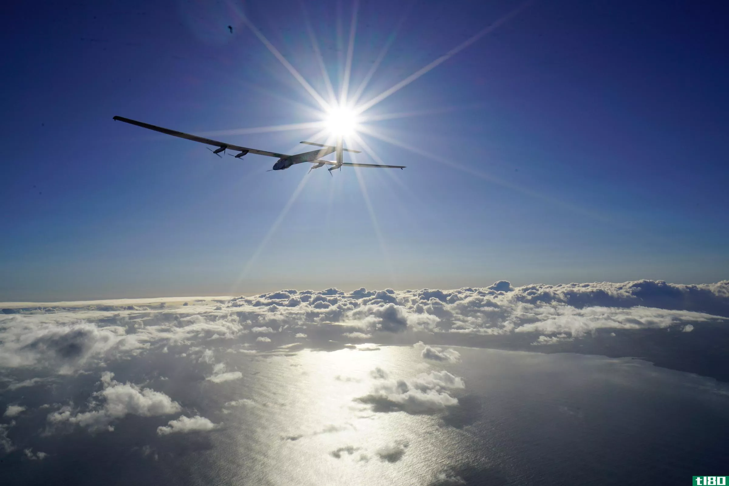 太阳动力2号完成首次太阳能大西洋飞行
