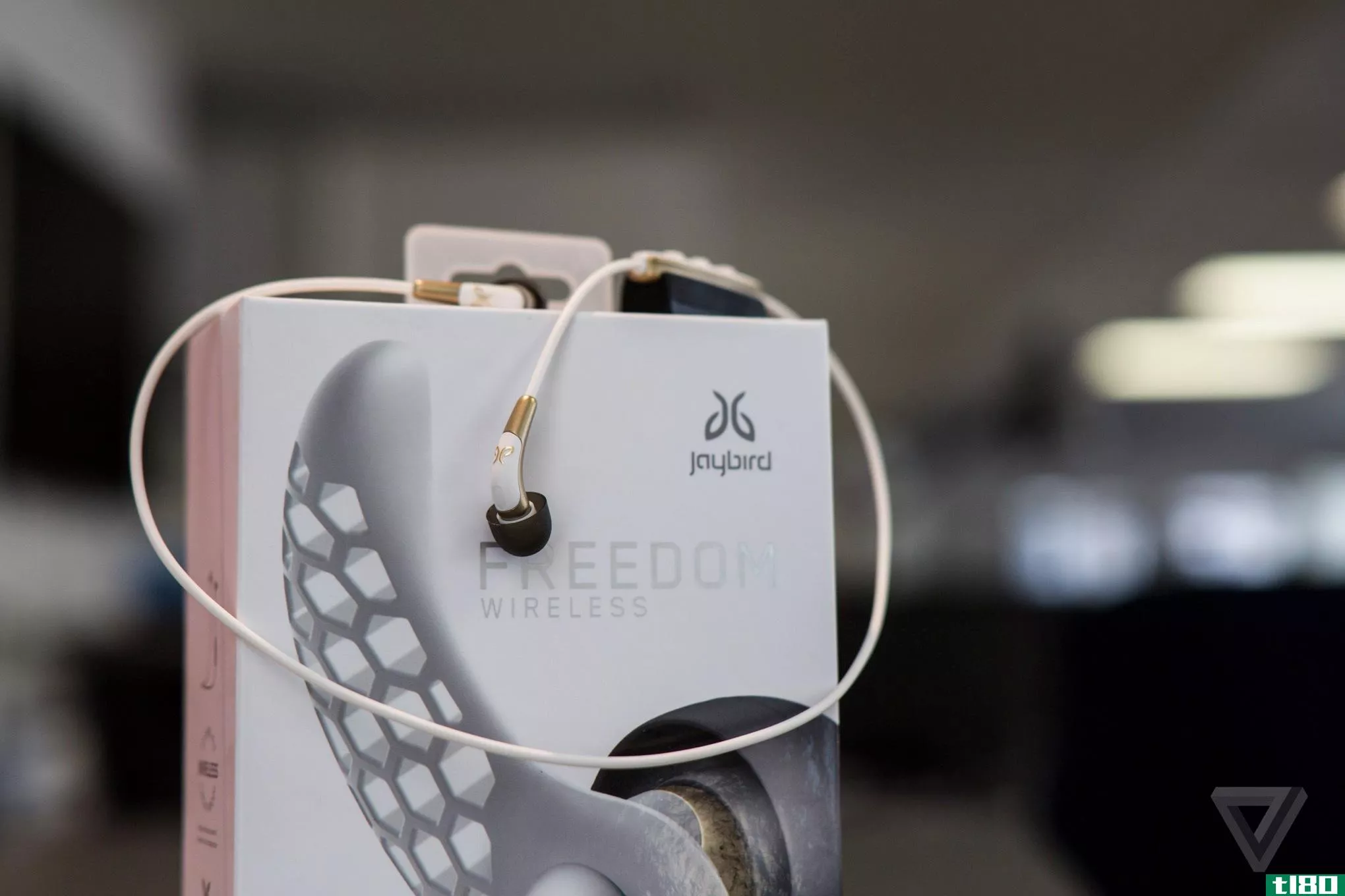 jaybird的新freedom耳机有可定制的声音和便携式电池组