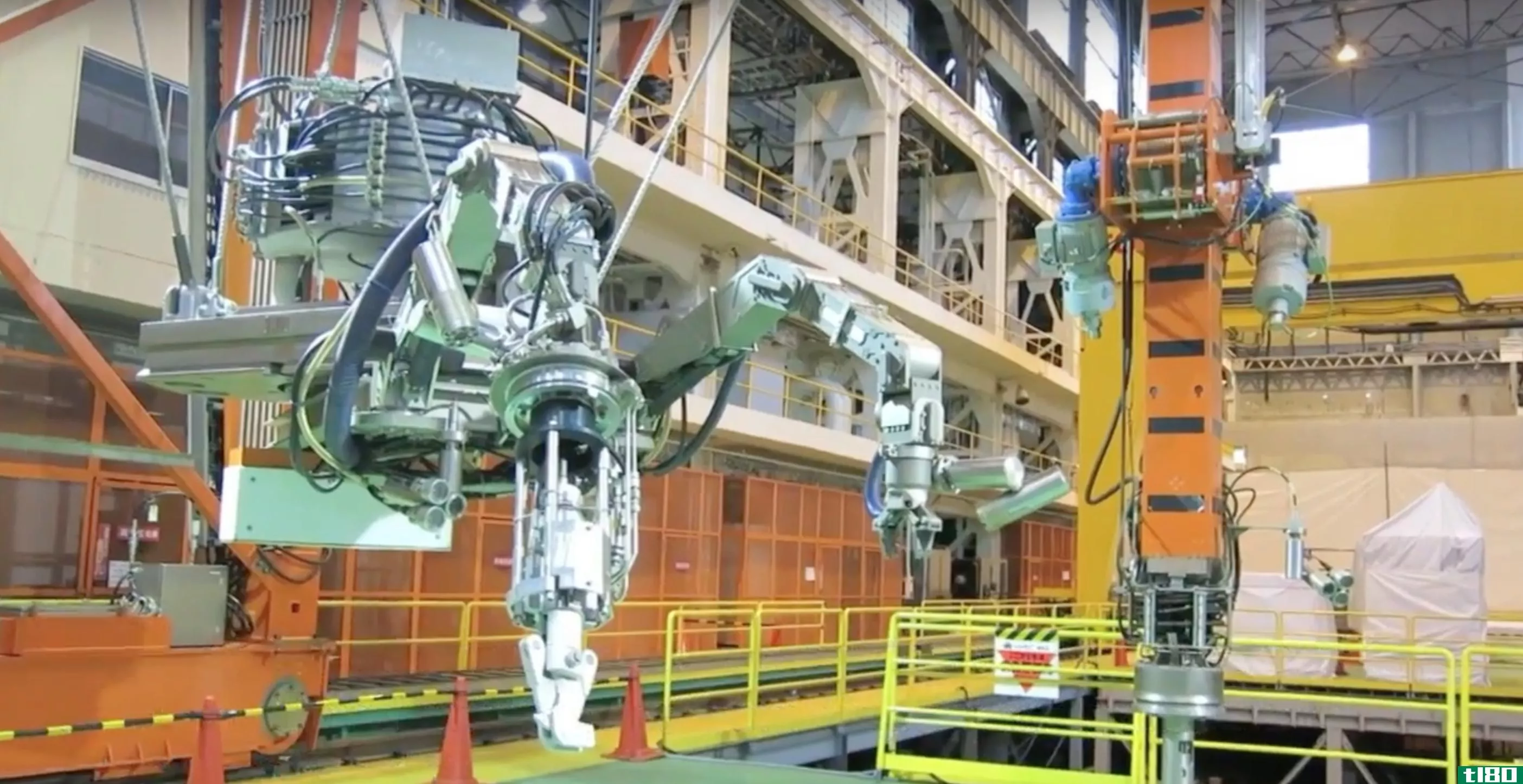 这个机器人将帮助清理充满辐射的福岛核电站