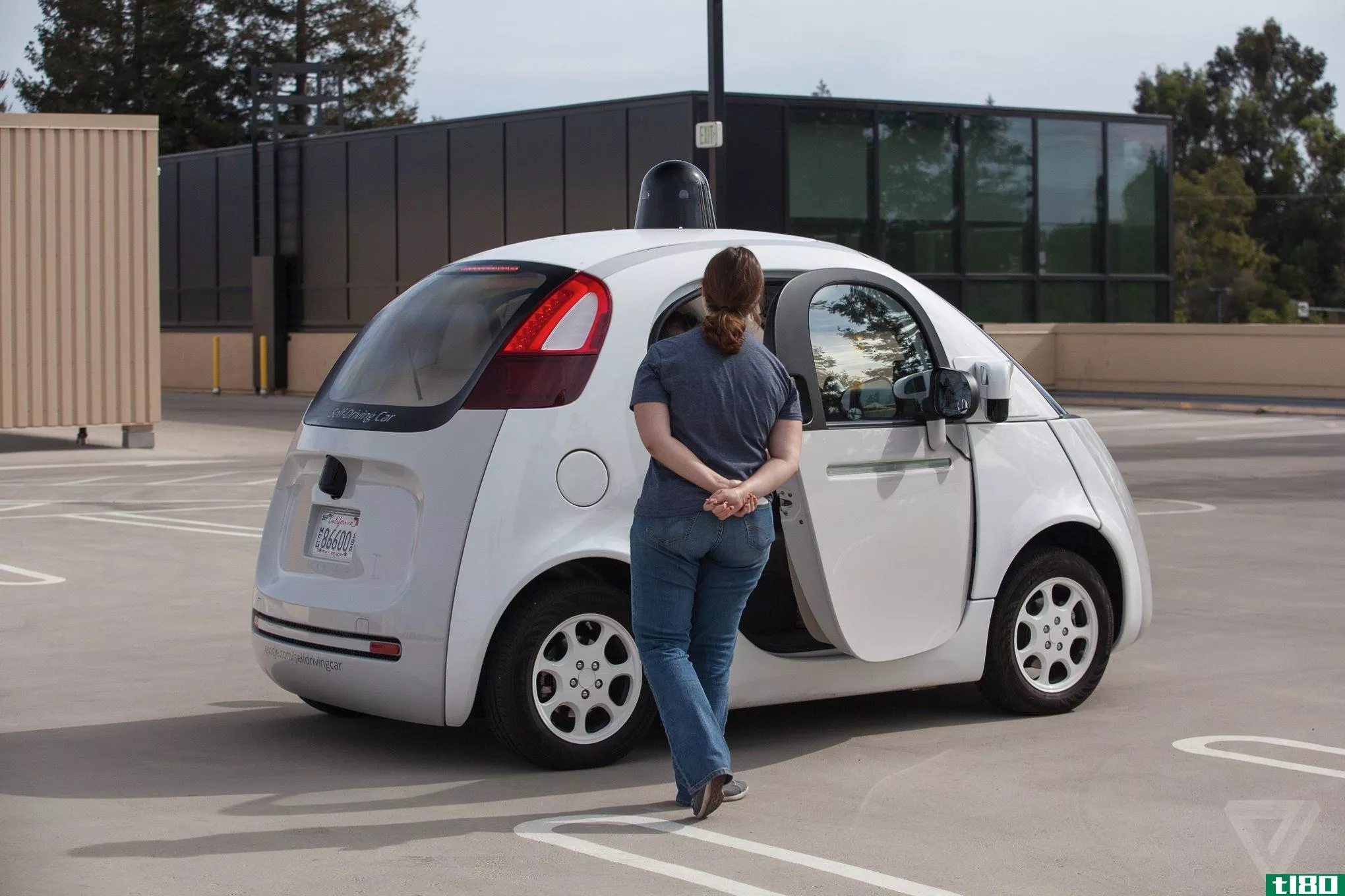 就连谷歌自动驾驶汽车的车门也有自己的专利