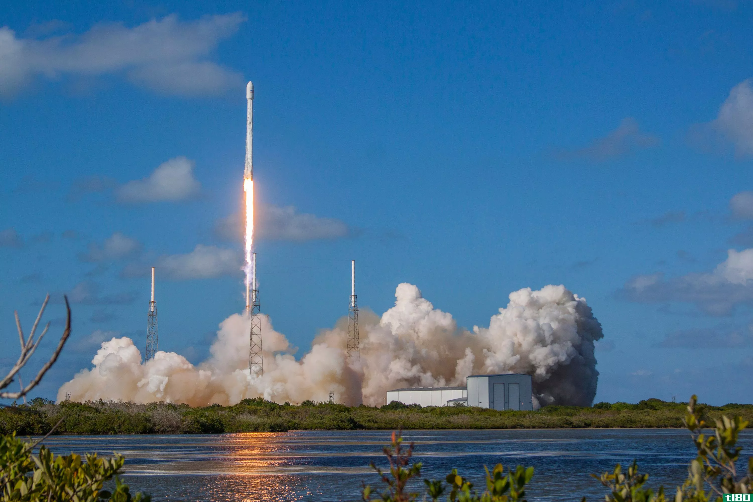 spacex计划今年秋天首次重新发射一枚用过的火箭