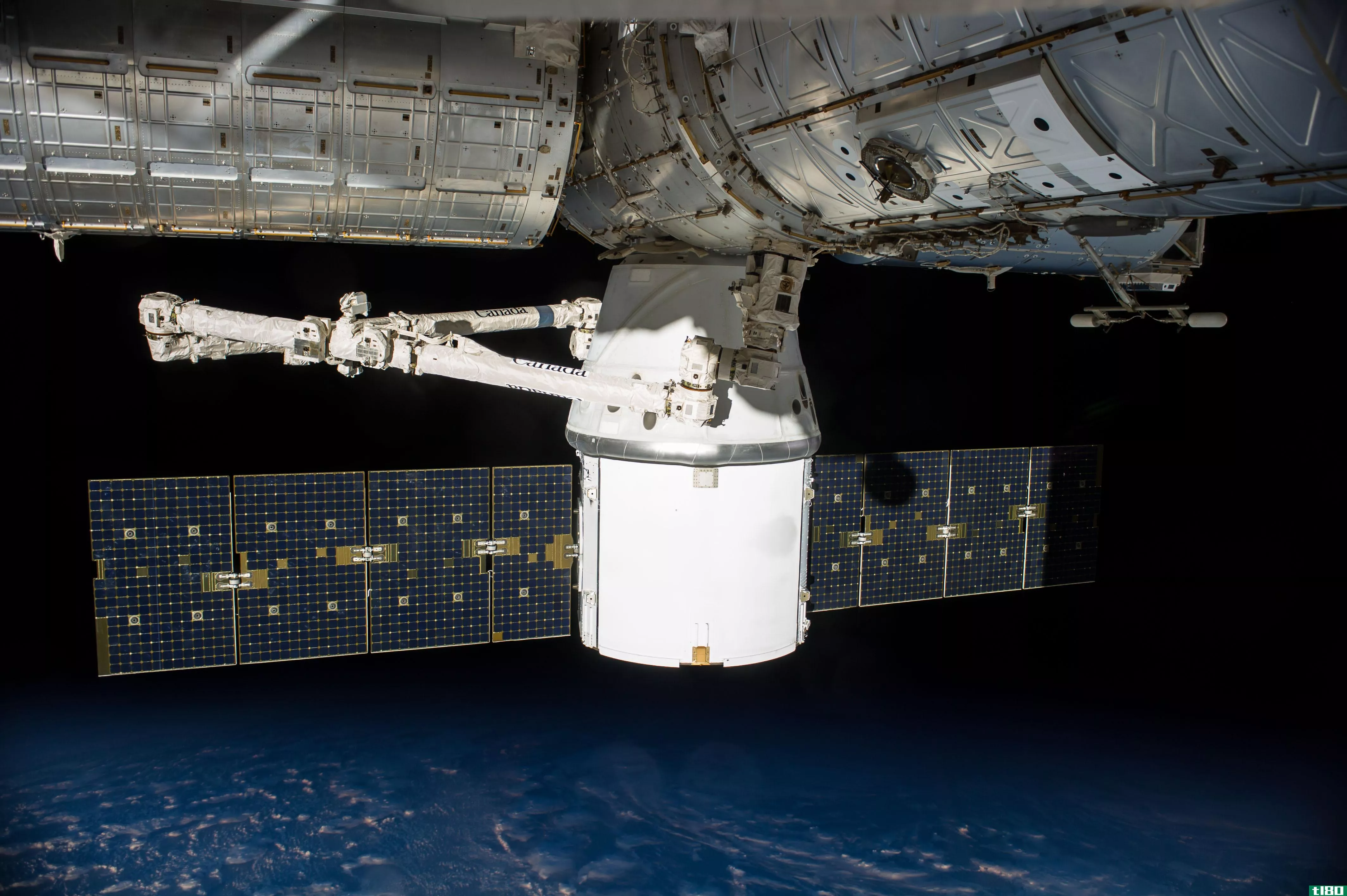 美国航天局授予spacex公司5次前往国际空间站的货运任务
