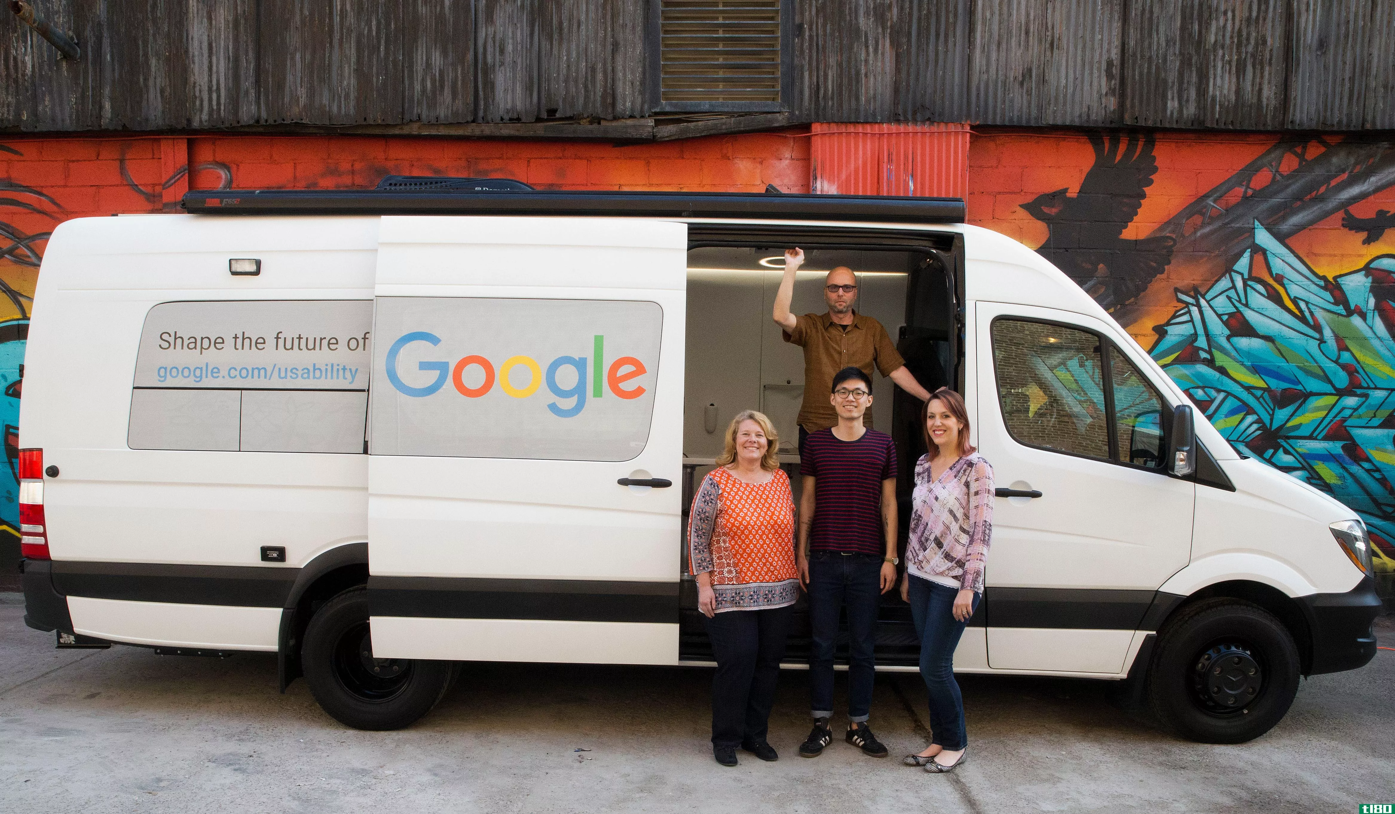 谷歌把一个研究实验室放在一辆面包车里，并在美国各地驾驶它