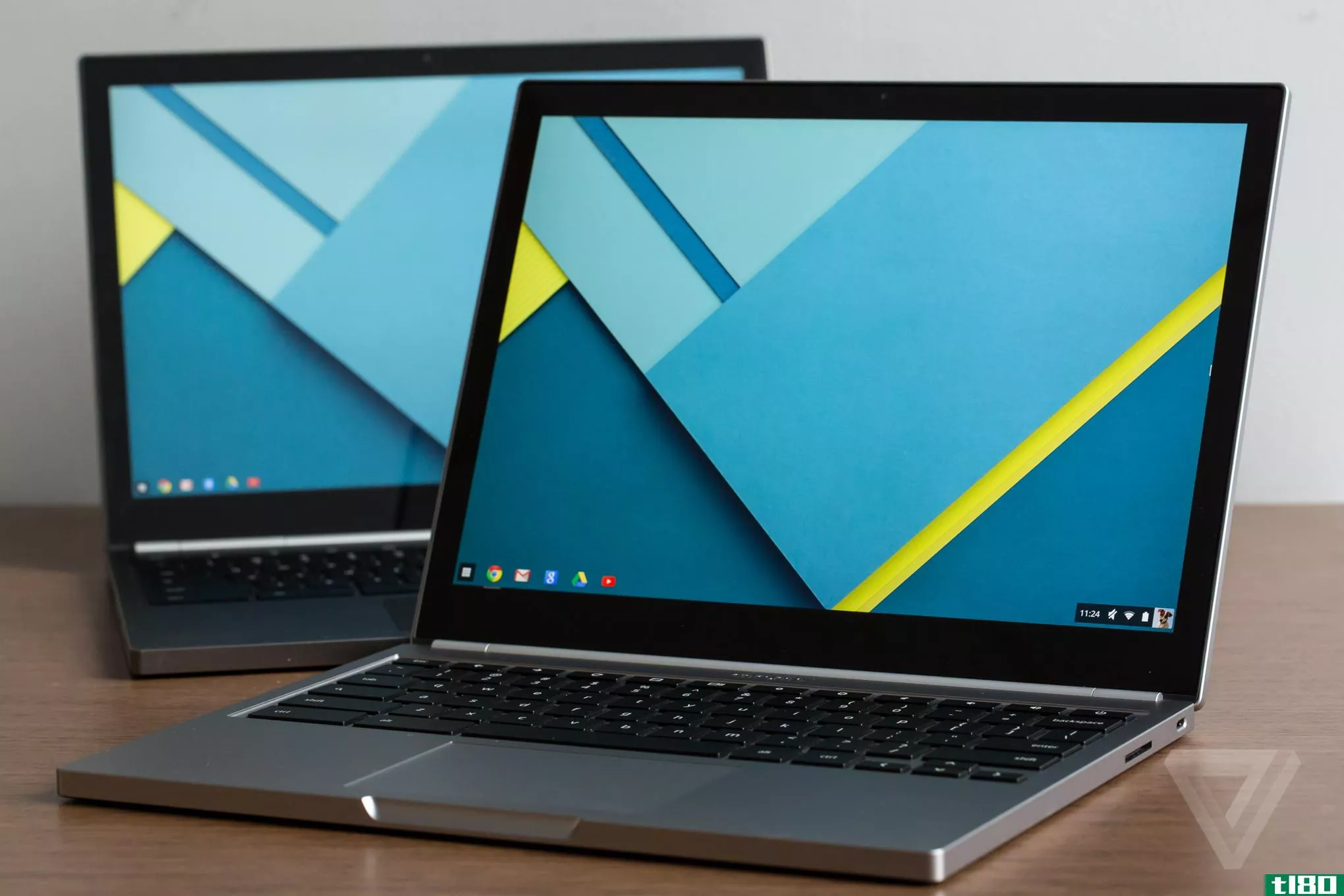据报道，谷歌正在开发一款笔记本电脑和平板电脑，运行android-chrome-os混合操作系统