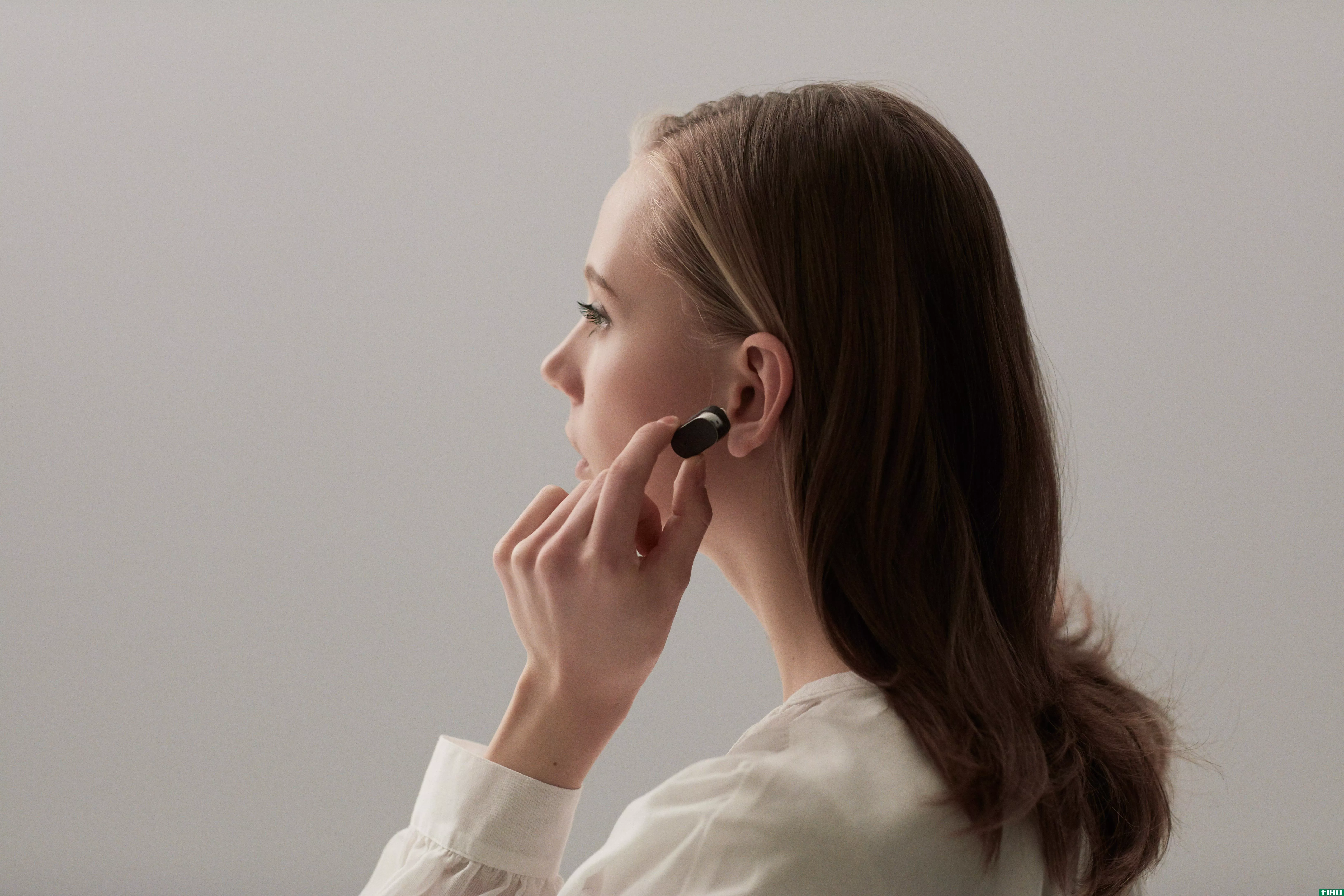 索尼的xperia ear无线耳塞将于11月上市