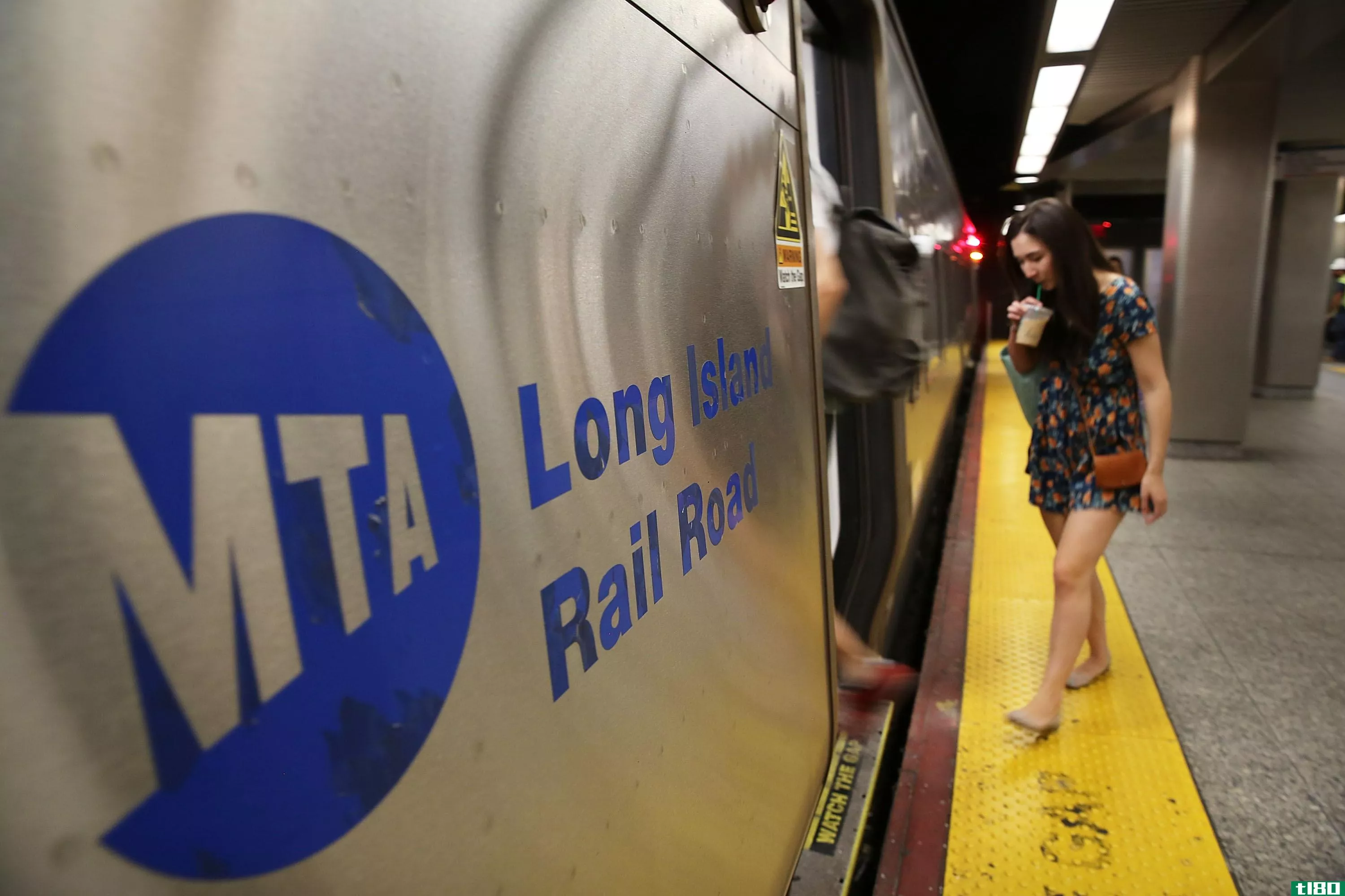 纽约交通部门终于有了移动售票——但只限于通勤铁路