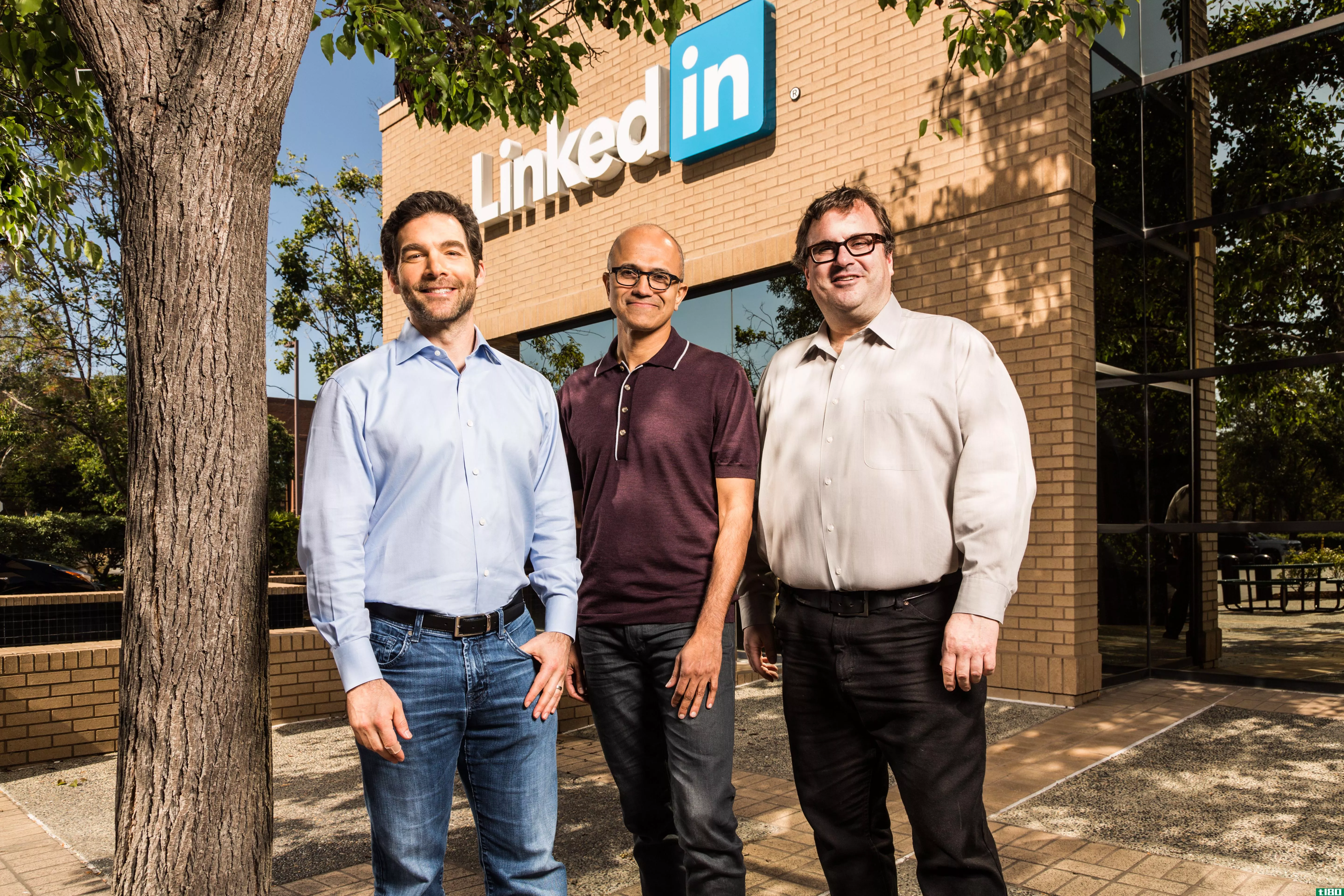 微软敲定260亿美元收购linkedin，揭晓下一步行动