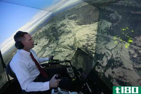 人工智能飞行员在模拟空战中击败人类作战指导员
