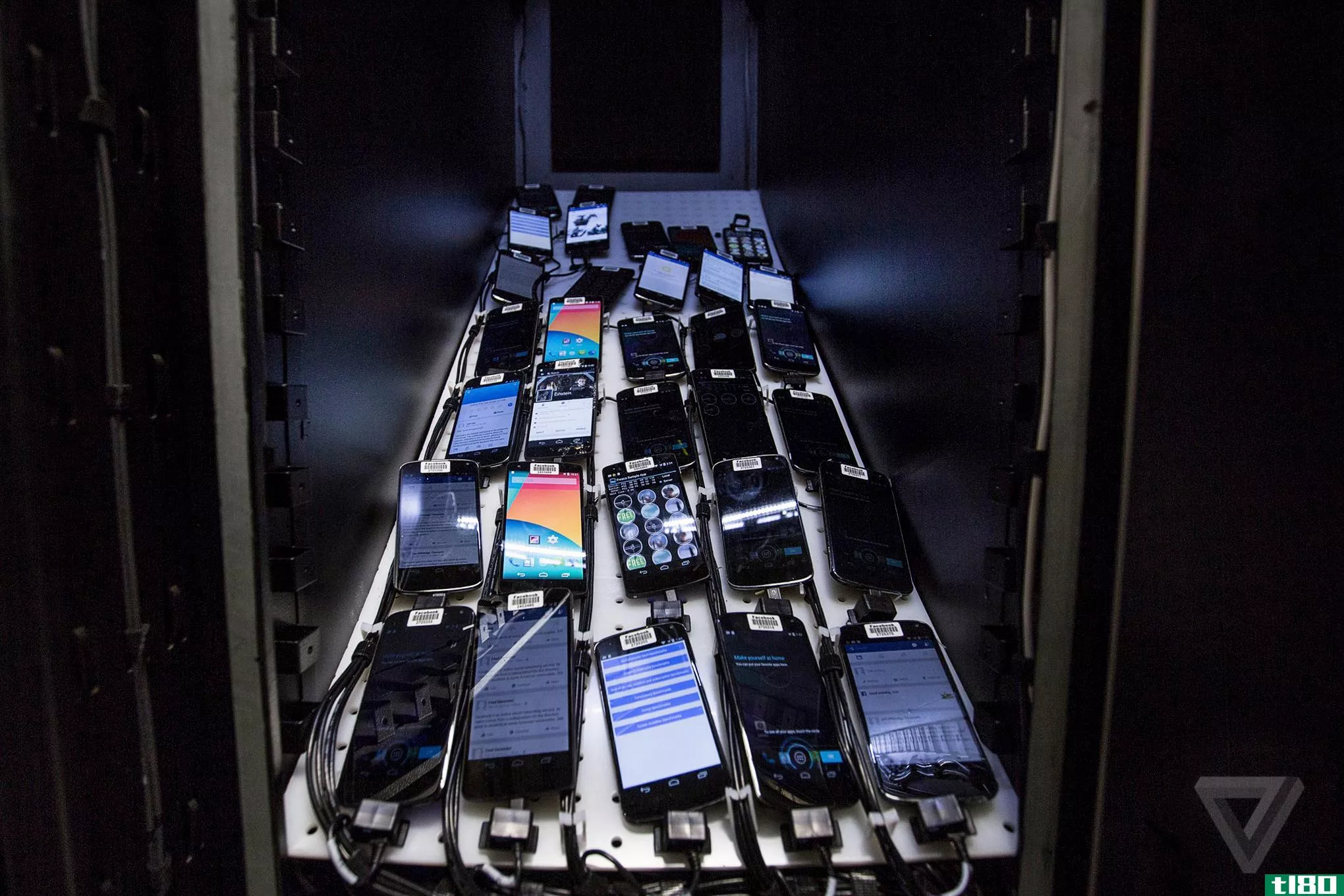 在秘密实验室里，facebook试图挽救你的电池寿命