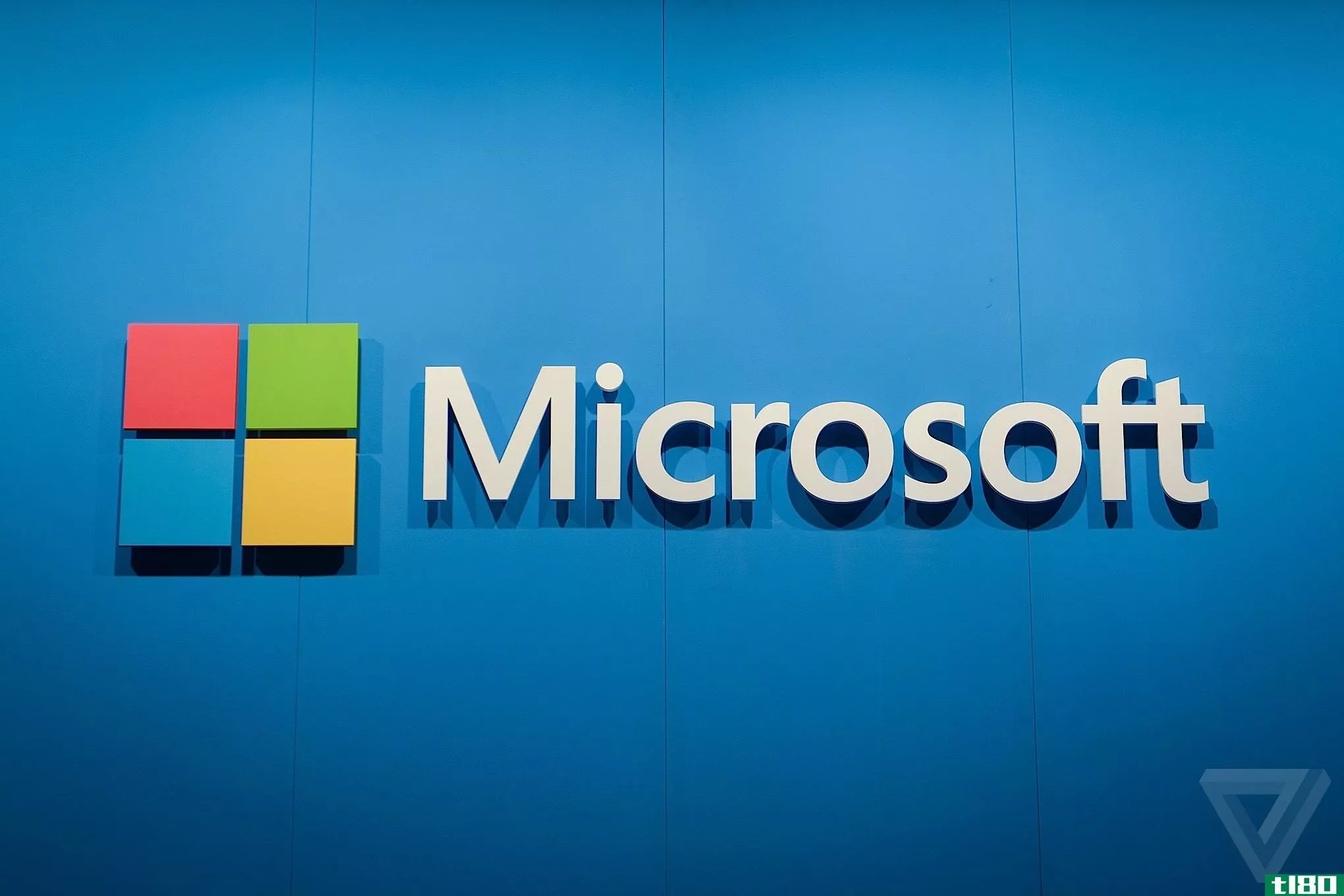 微软报告称，得益于office、surface和云服务，收入不断增长