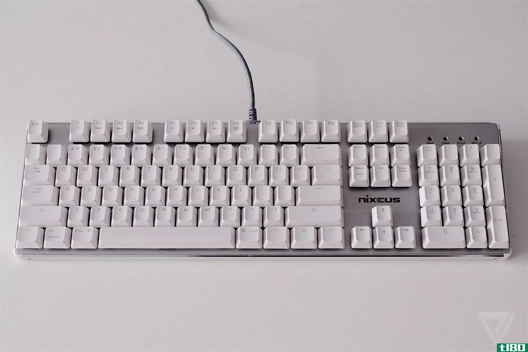 对于mac用户来说，这种机械键盘是一个很好的、便宜的选择