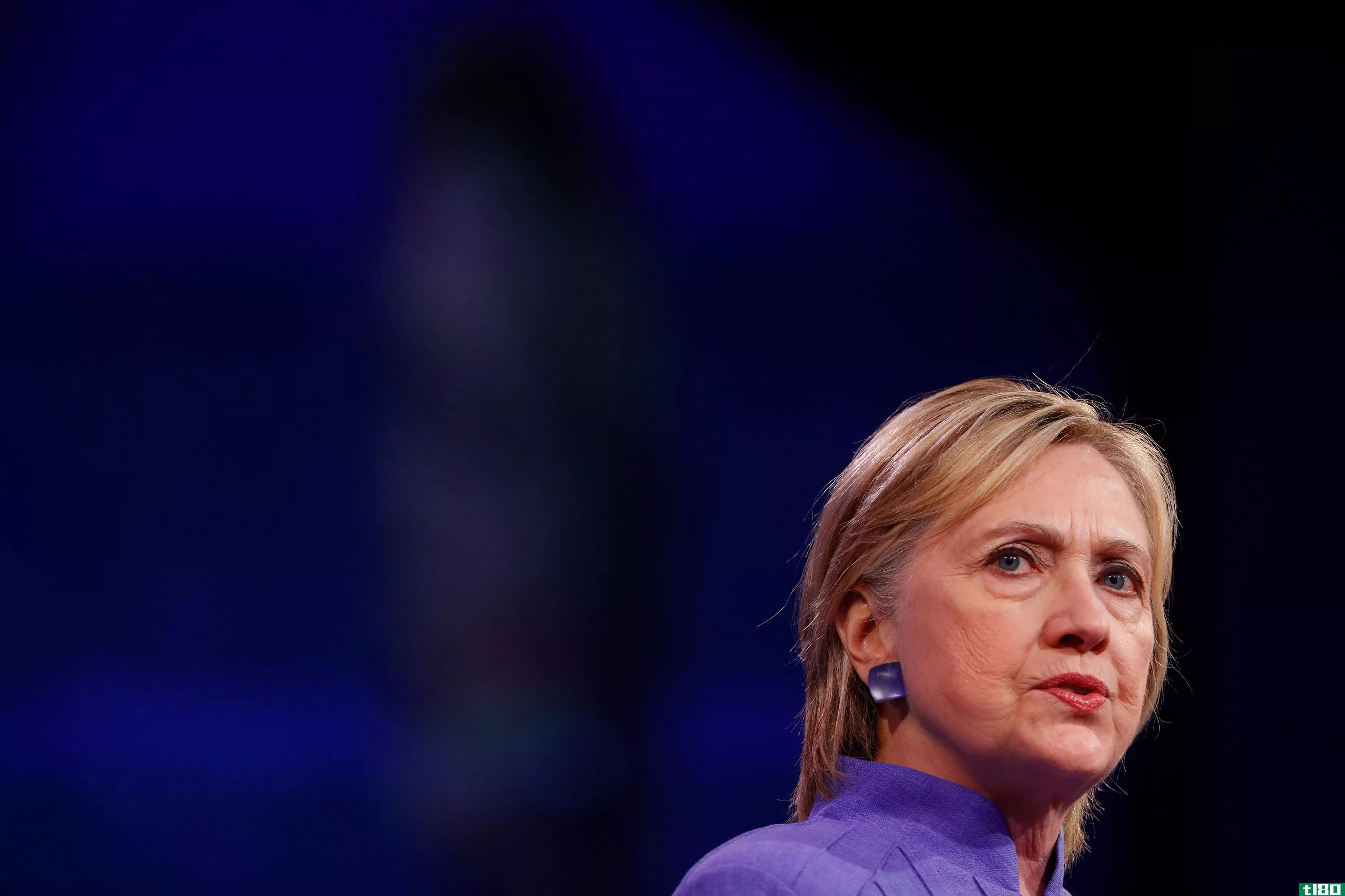 希拉里·克林顿告诉联邦调查局，她不知道“c”标志意味着电子邮件是保密的