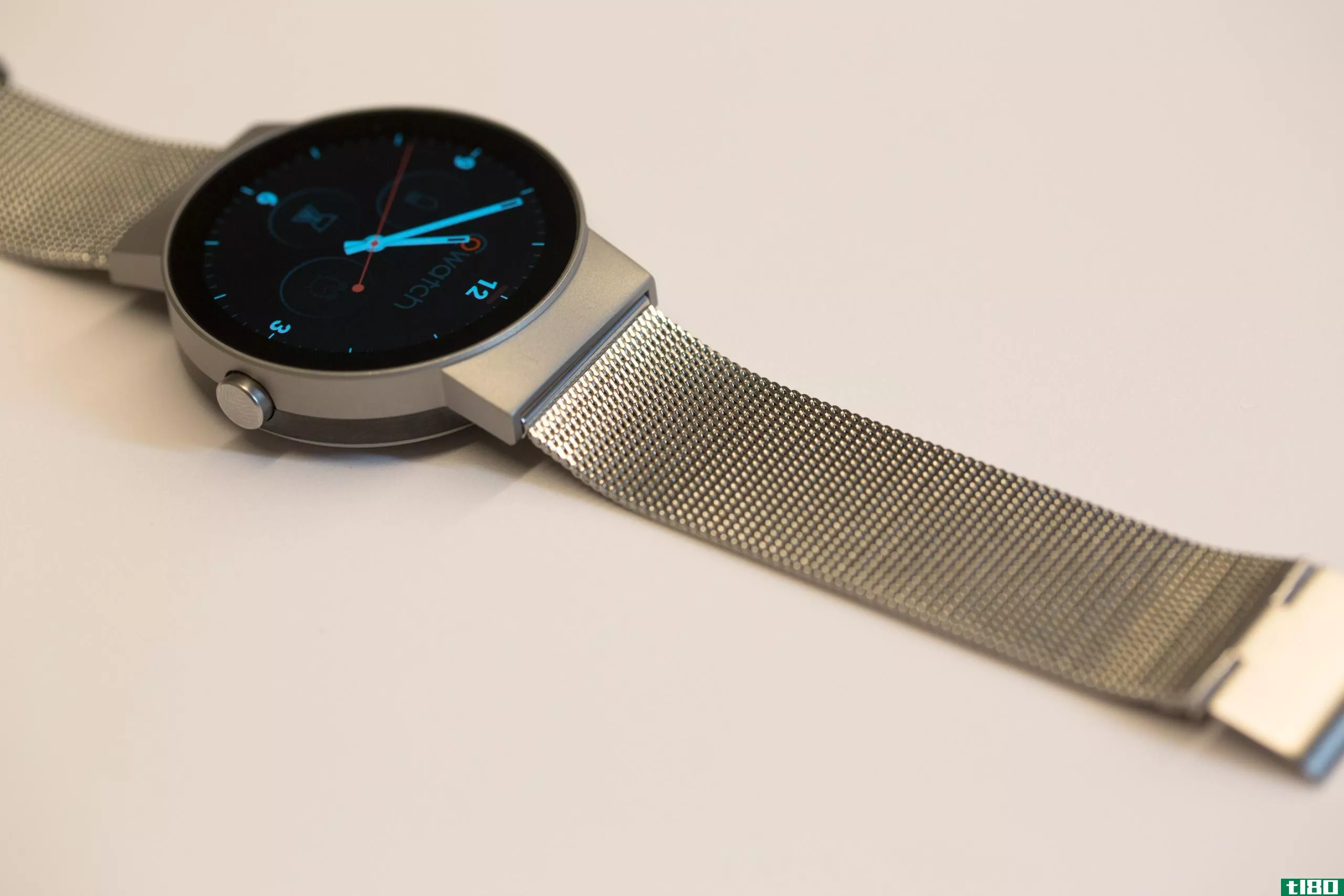 cowatch是一款支持alexa的智能手表，现已上市