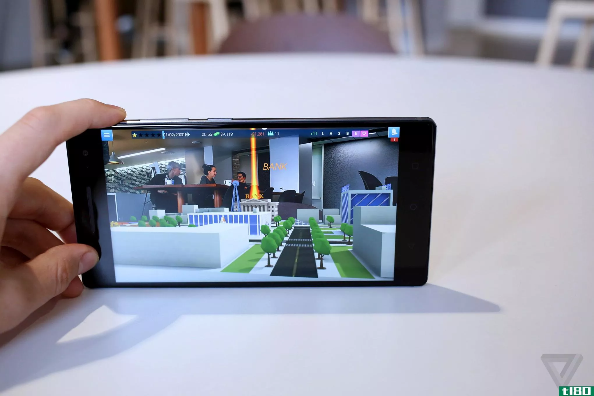 首款谷歌探戈手机提供了真正的增强现实游戏