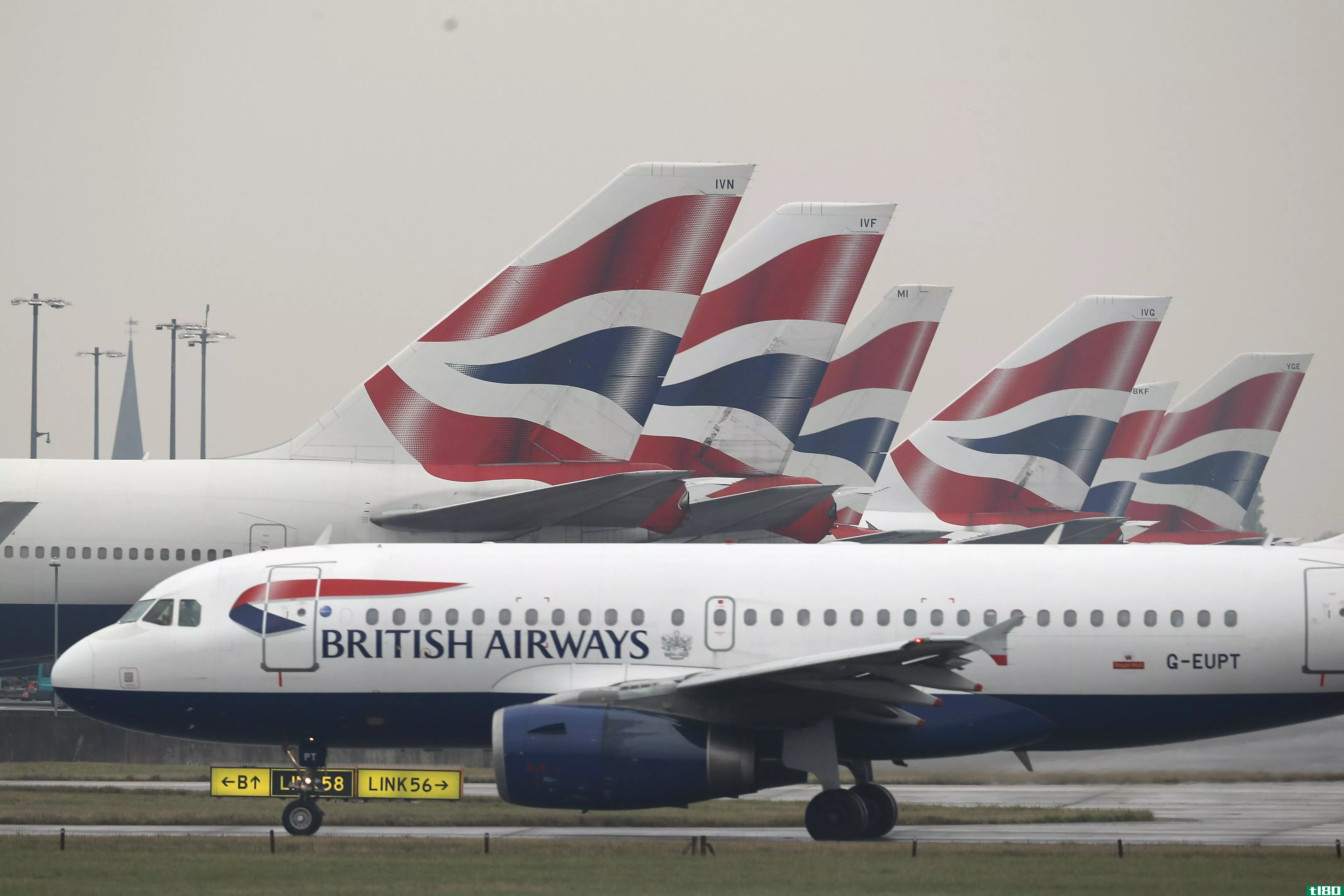 英国批准伦敦希思罗机场第三条跑道，这是欧洲最繁忙的机场