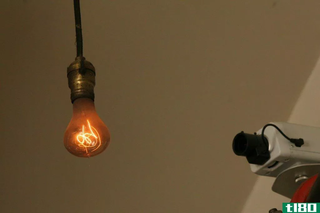 有什么比专门为世界上最长的灯泡而设的网络摄像头更好呢？其网站
