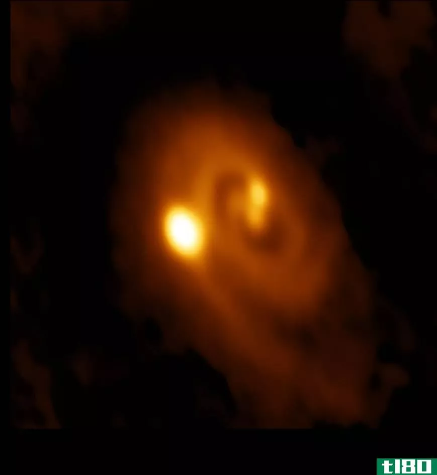 天文学家捕捉到了三星系的诞生