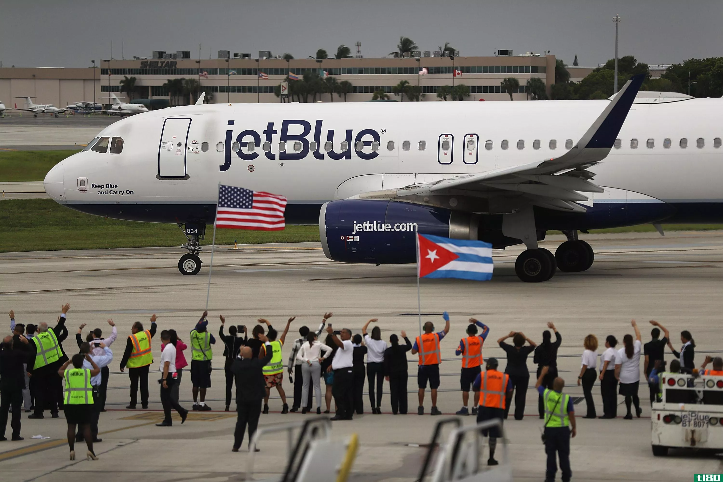 美国和古巴50多年来的首次商业飞行刚刚降落