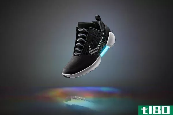 耐克的自鞋带运动鞋终于上市11月28日