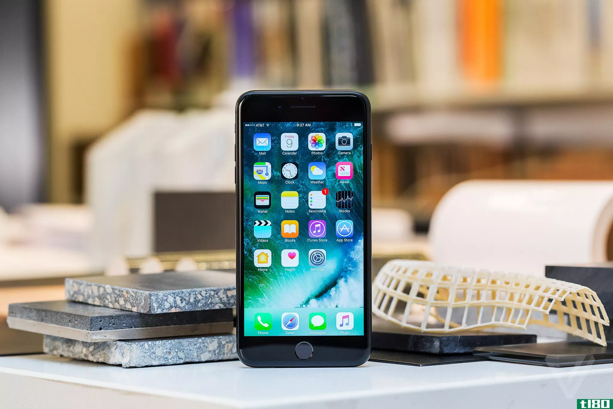 苹果发布ios更新修复iPhone7手机连接问题