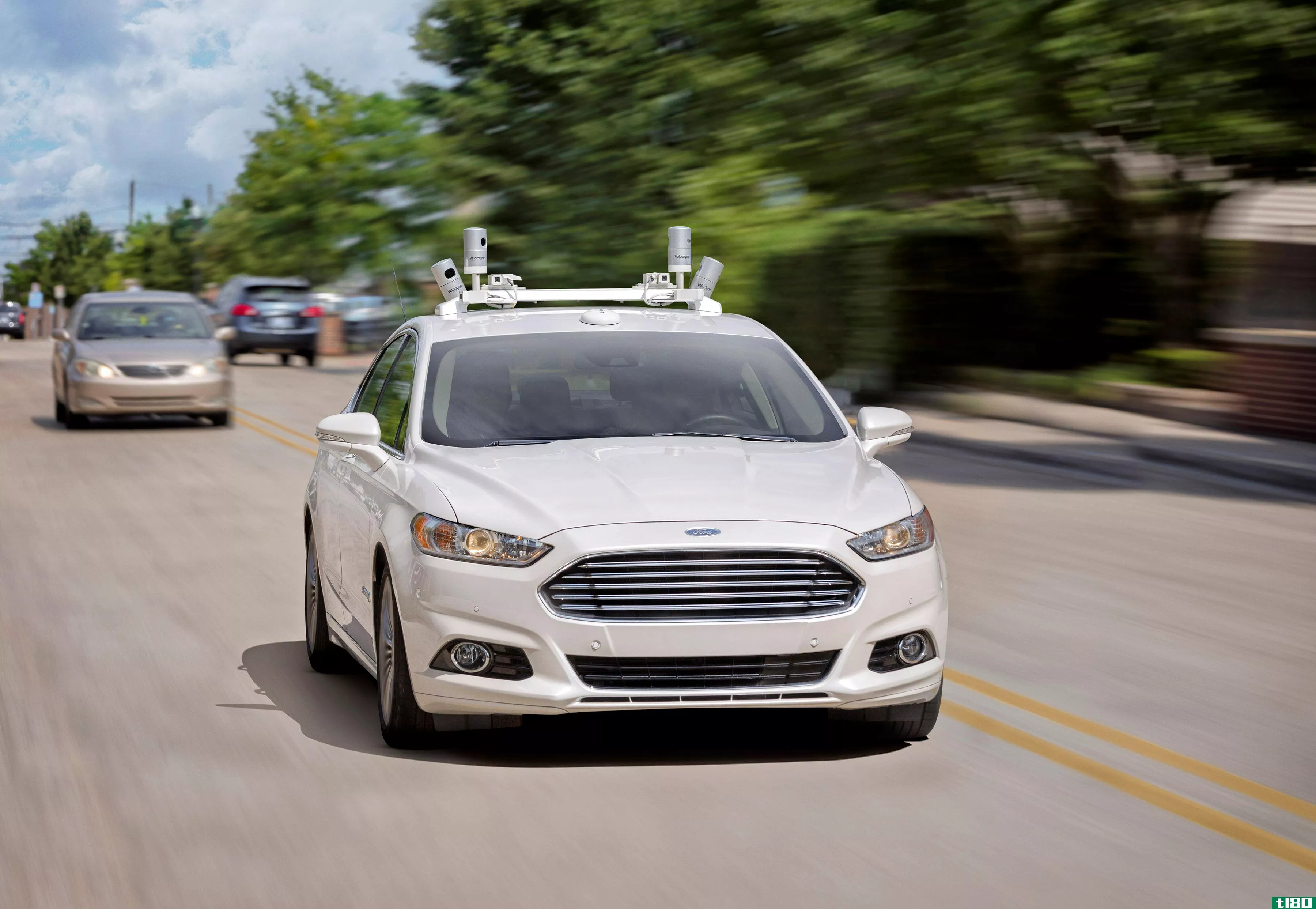 到2021年，福特将制造一款无方向盘或踏板的自动驾驶汽车