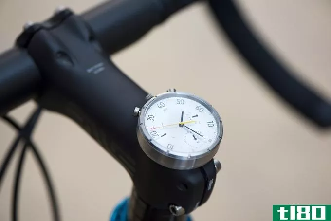 moskito是一款智能手表，可以变成自行车的速度表
