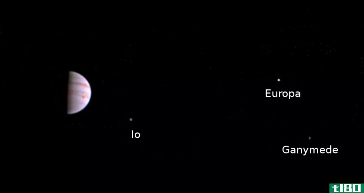 这是朱诺在轨道上拍摄的第一张木星图像