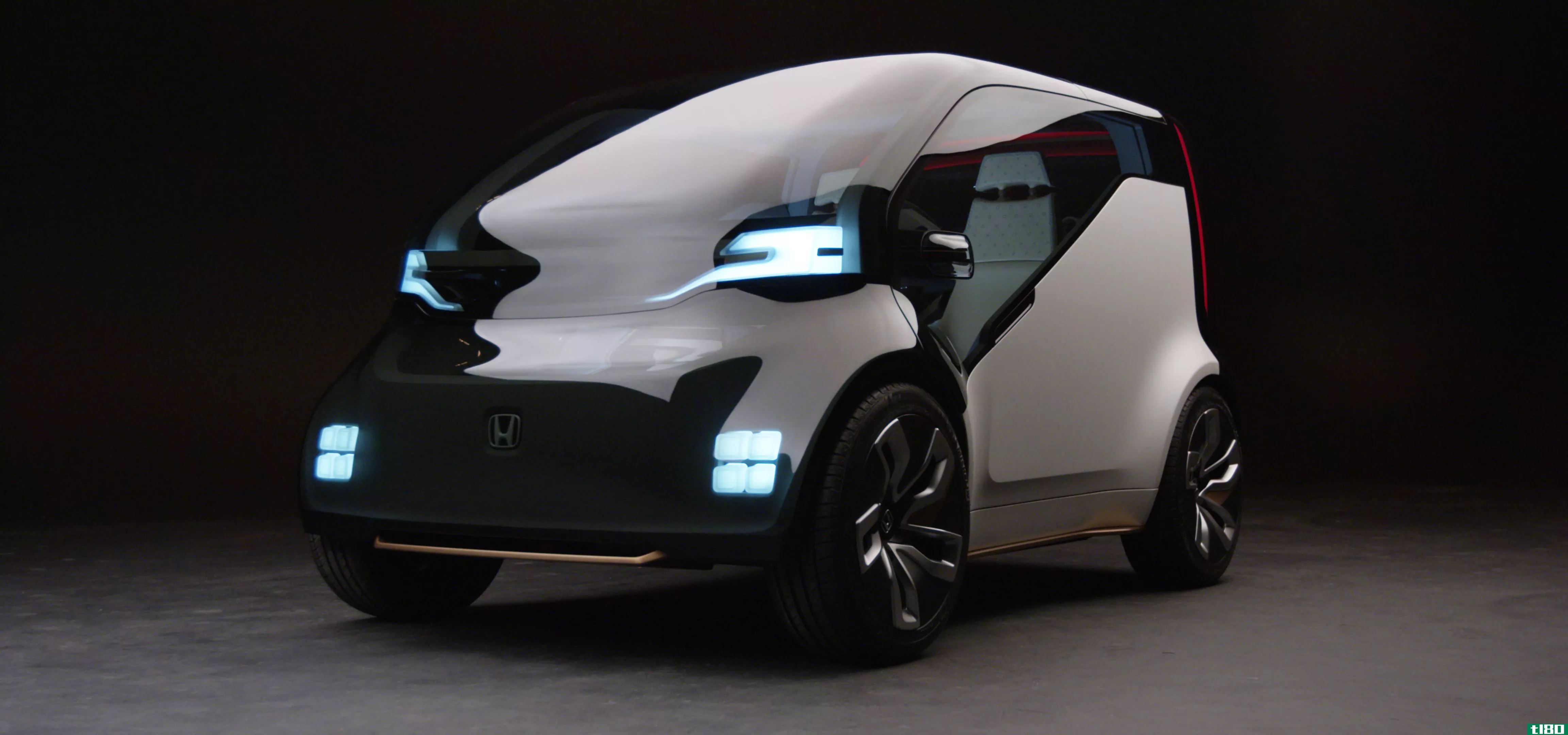 本田推出首款电动共乘概念车