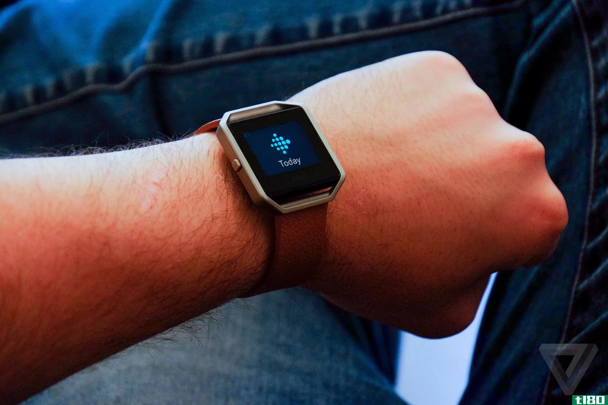 fitbit的智能手表斗争是真实的，而不仅仅是在硬件方面
