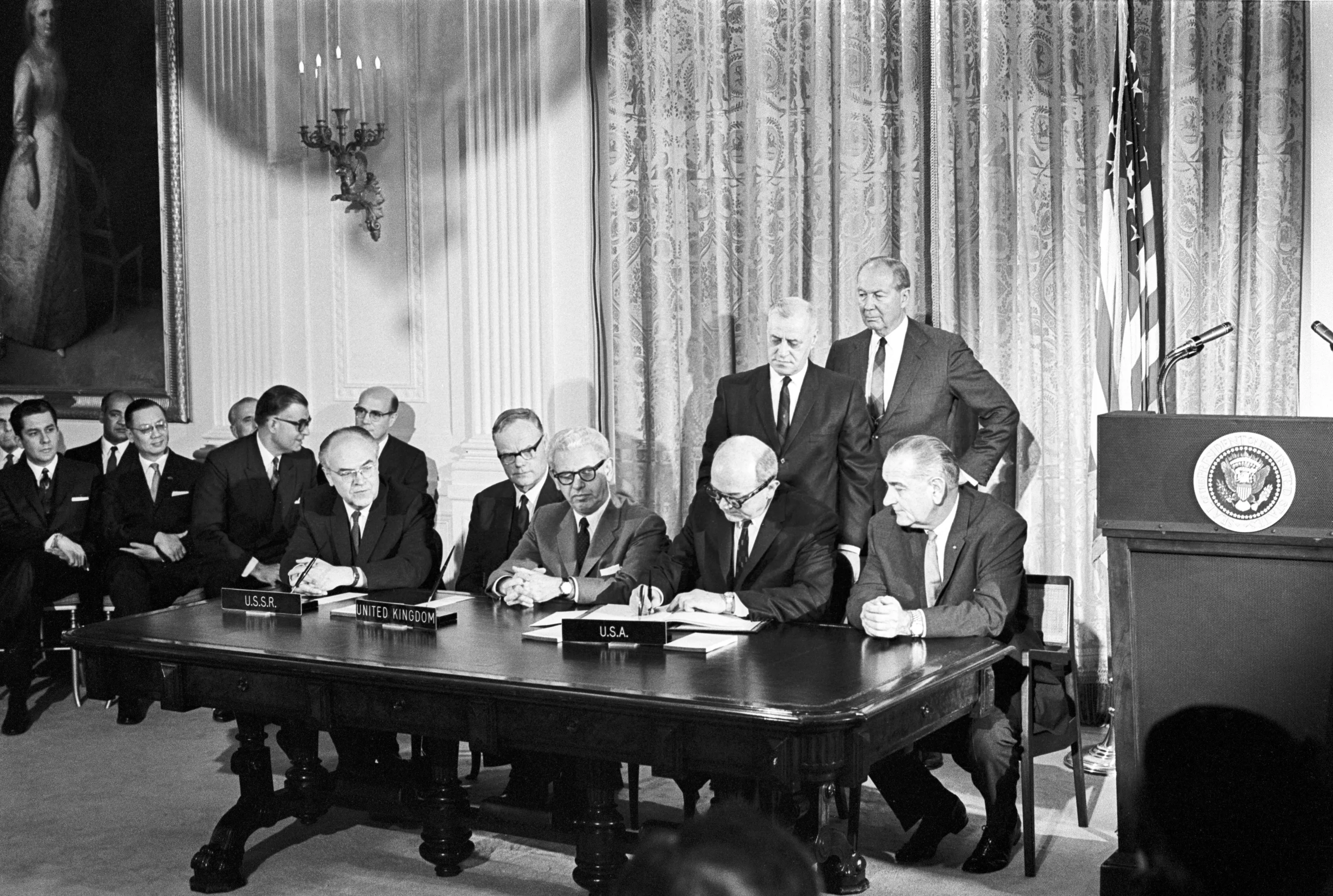 50年前签署的一项国际条约如何成为空间法的支柱
