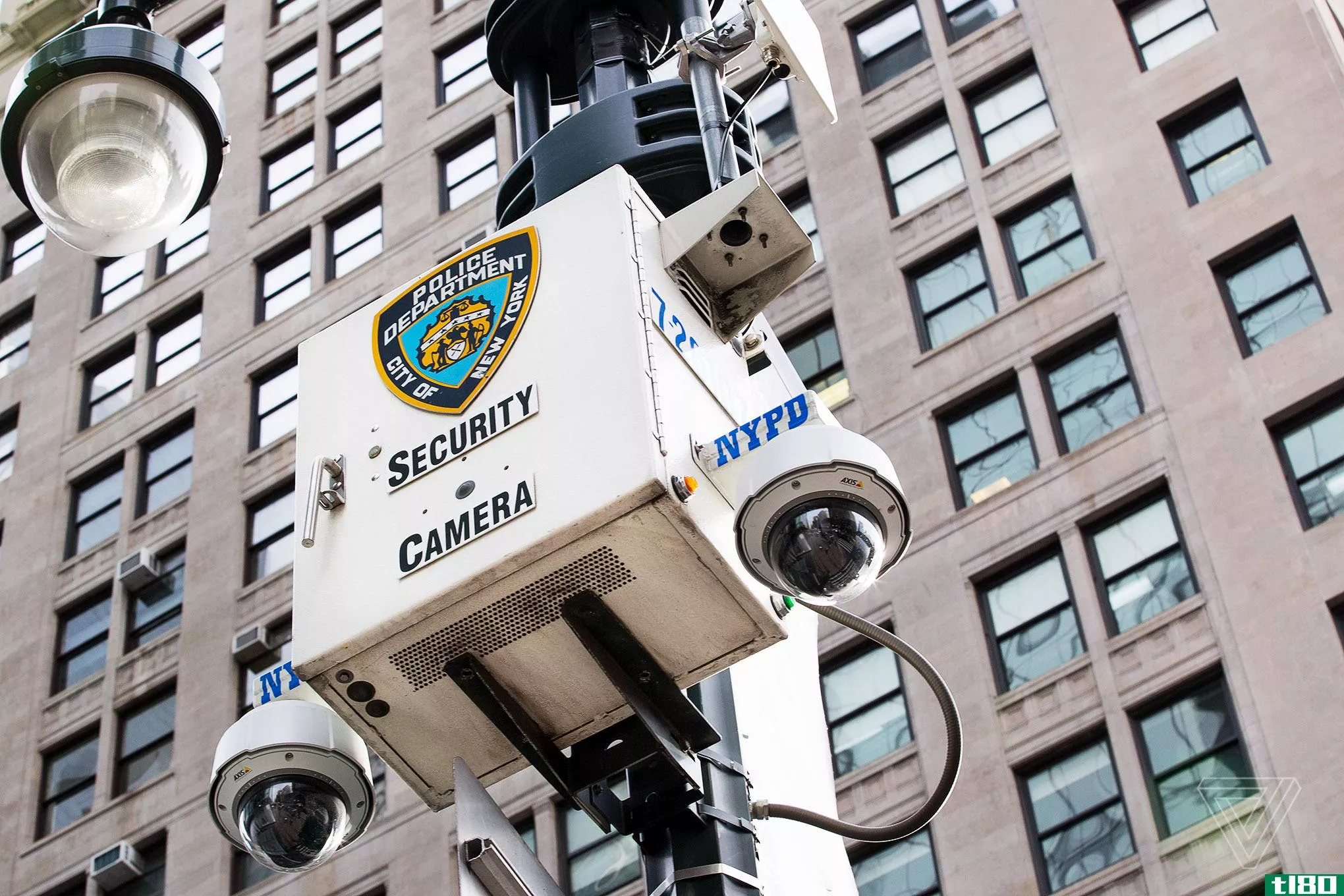 文件披露，纽约警察局派出视频小组记录了400多次占领和土地管理局的抗议活动