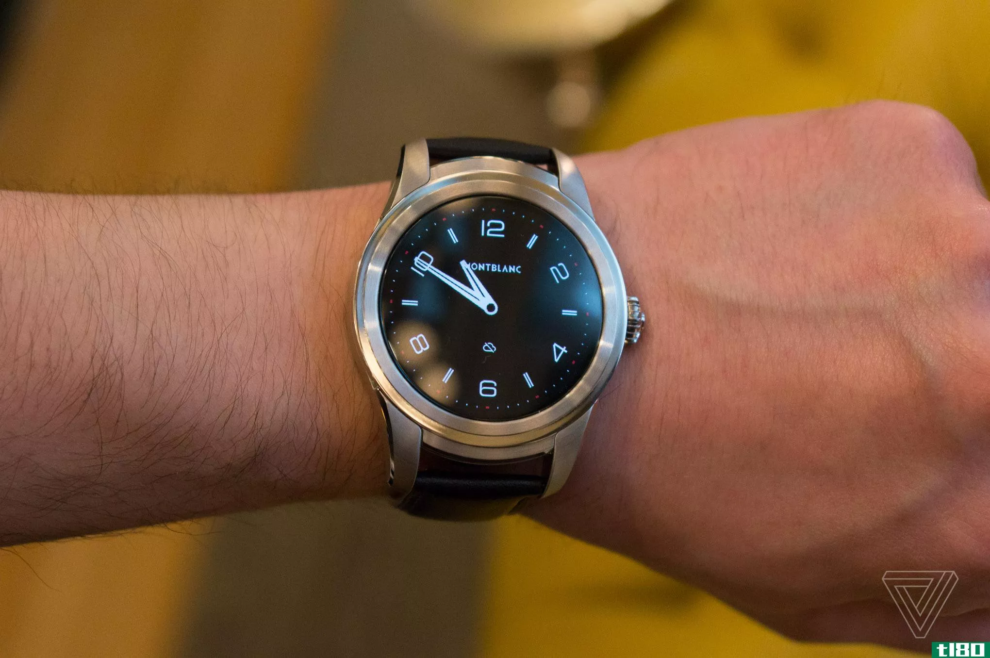 万宝龙的首款智能手表是android wear的一大亮点