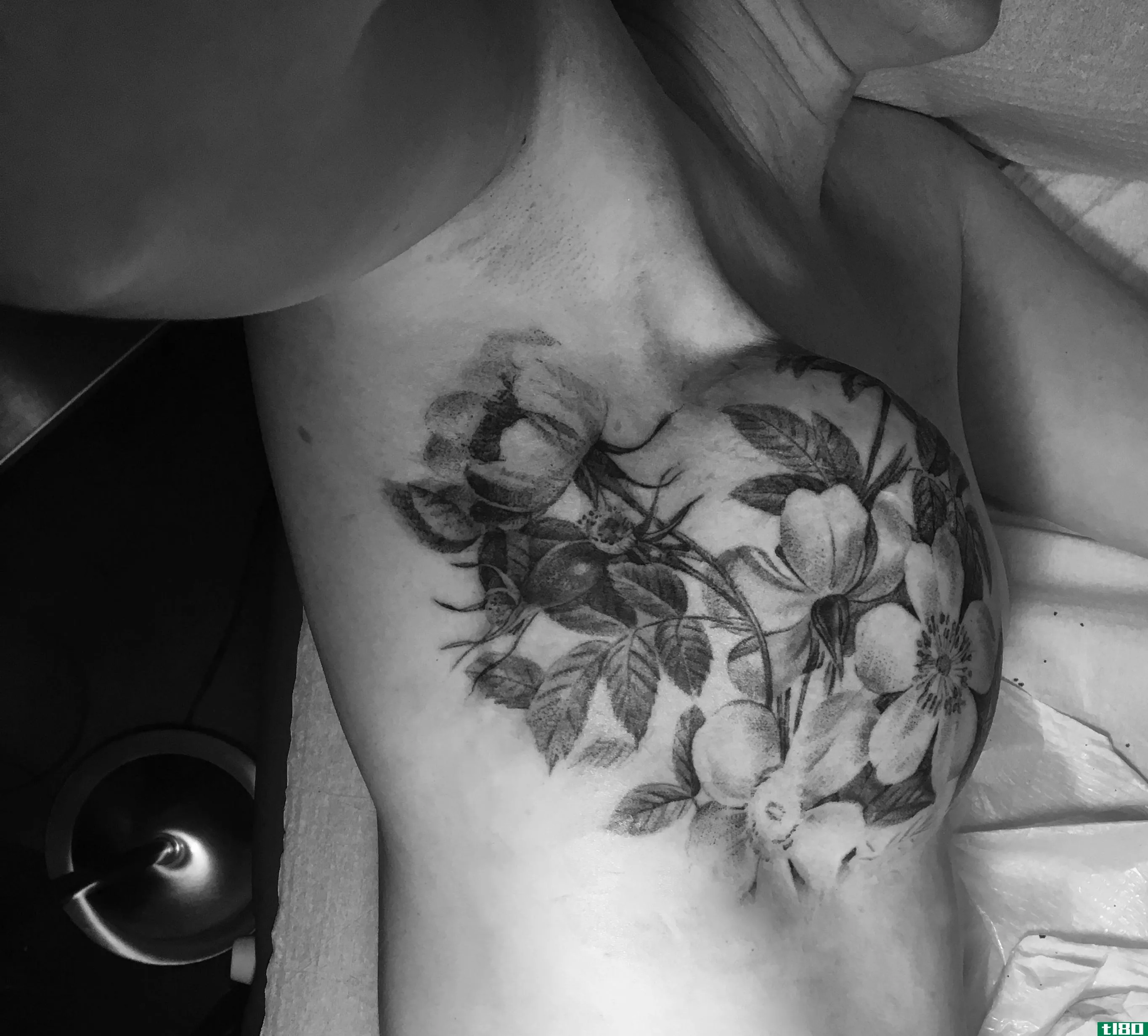 一位纹身艺术家如何帮助乳腺癌幸存者重新感受美丽