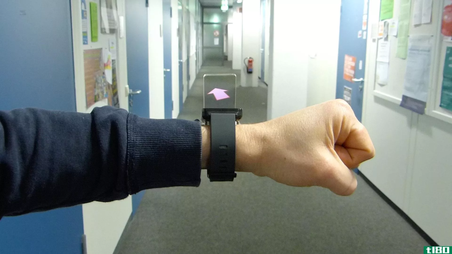 谷歌眼镜式的增强现实技术在智能手表上会更好吗？