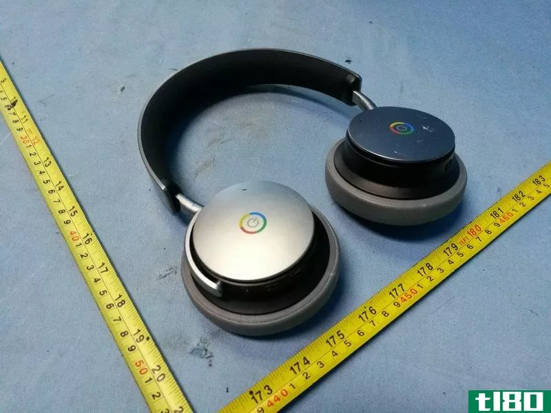 谷歌是不是在生产一副耳机？