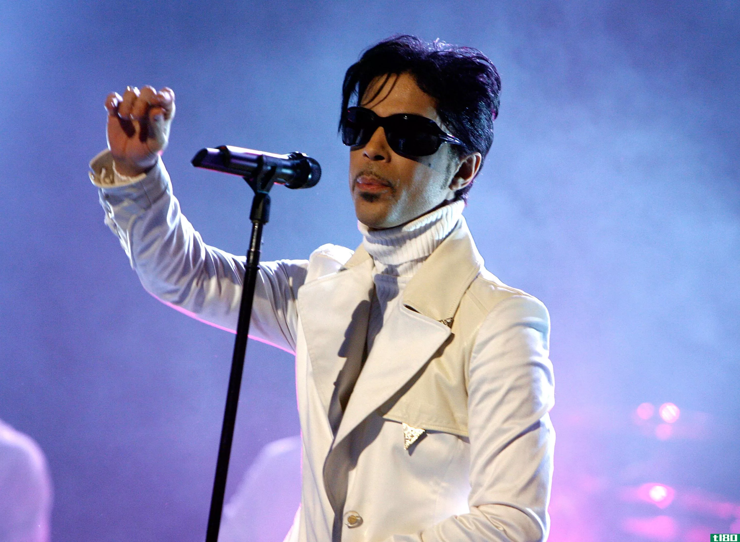 据报道，prince's discography将在本周末推出更多流媒体服务