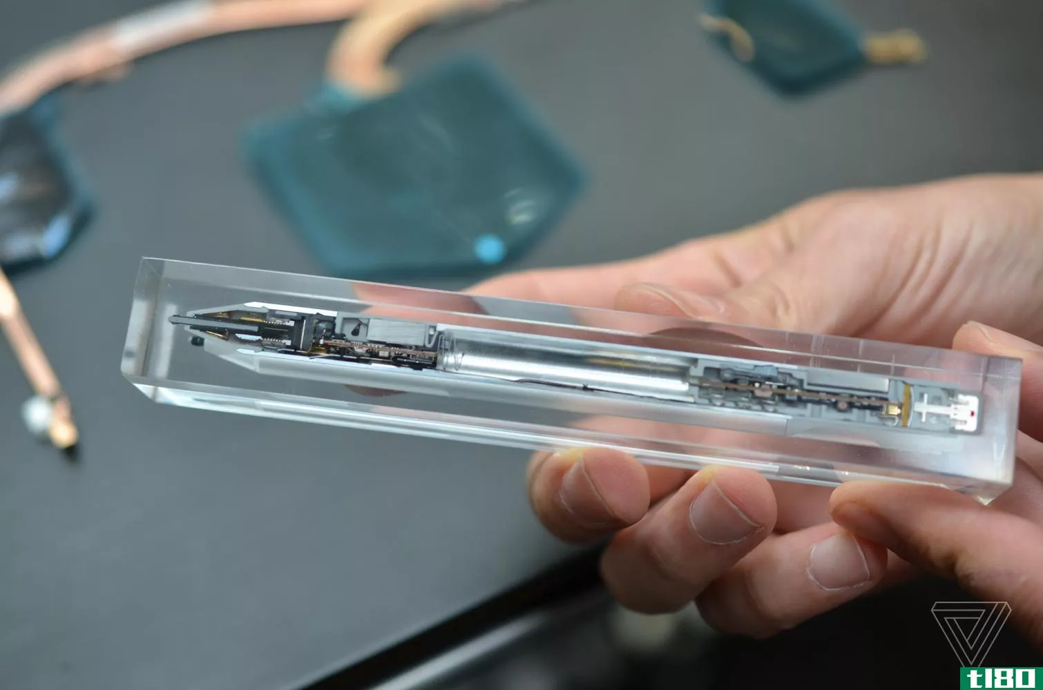 微软声称它的新型surface笔是世界上最快的